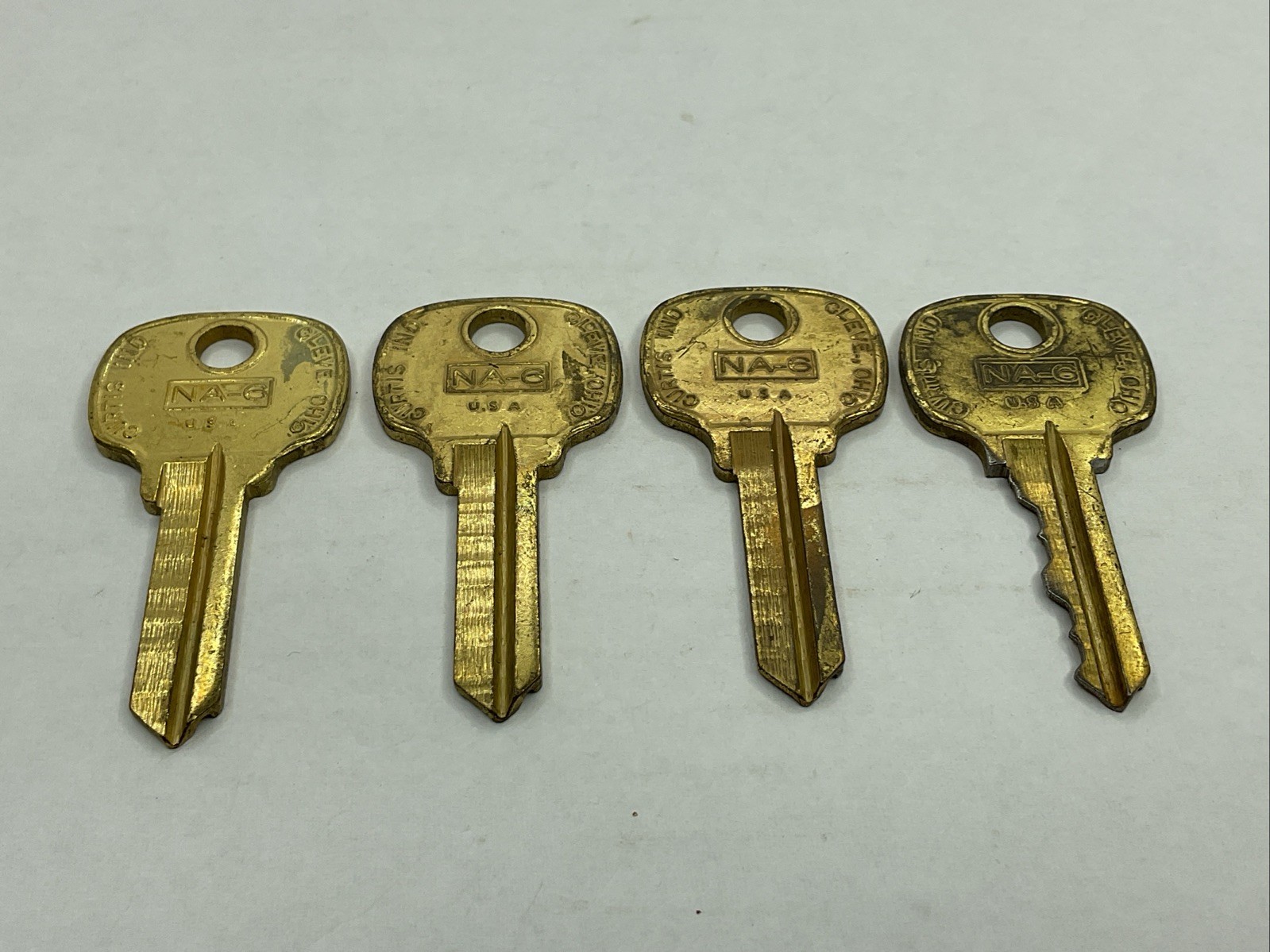 Curtis Industries NOS Key Blank Lot Of 4 Uncut NA6 Brass Tone Keys B-CK57