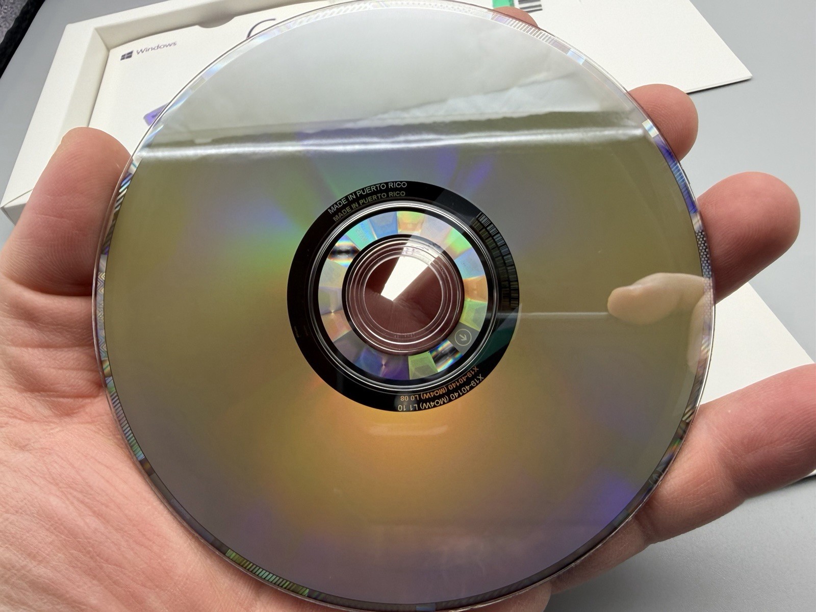 Microsoft Windows 8.1 Full Version 32 Bit and 64 Bit Discs w/Key