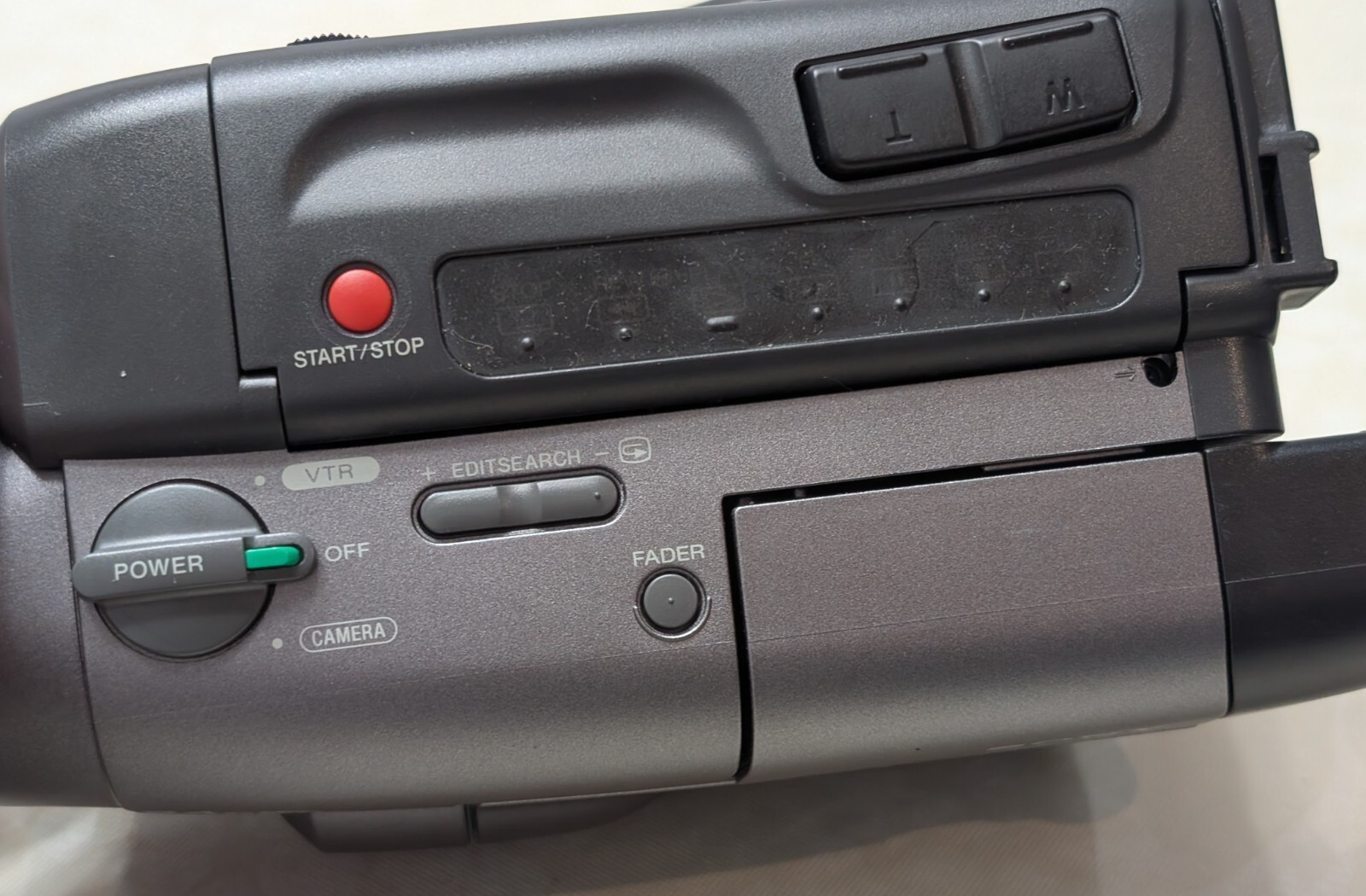 Sony Handycam CCD-TRV40 Video8 with 2 Batteries - UNTESTED, PARTS ONLY