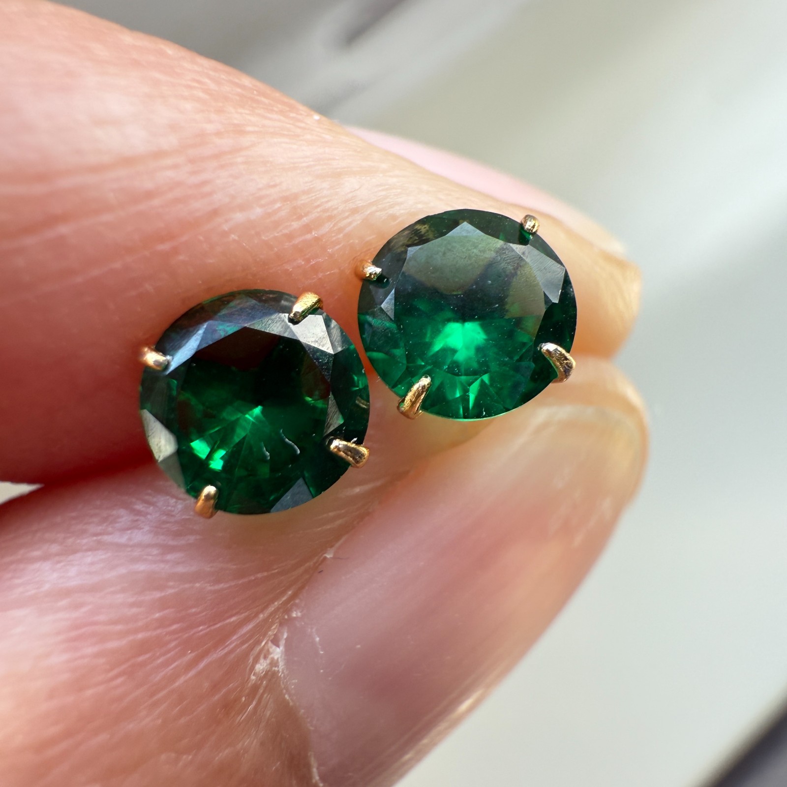 925 Sterling Silver Earrings 5mm Natural Emerald Color Zircon Gemstone Stud Cute