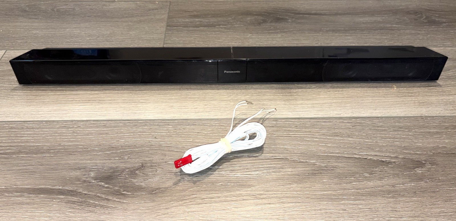 Panasonic SB HTB20 Wired Soundbar 32 Inch & Speaker Wire Black  SC HTB20