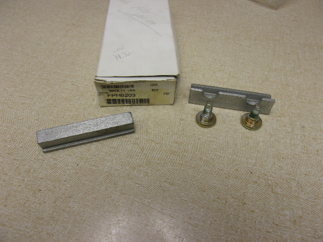 International Brake Hardware Kit FPH8203, Missing one Spring *FREE SHIPPING*