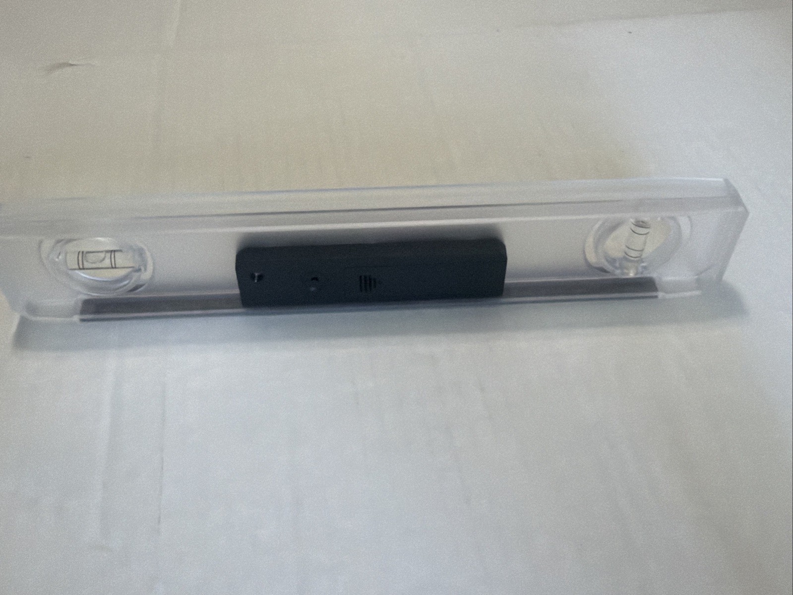 Franklin sensors Light level Stud Finder 12” Vertical/ Horizontal Level clear4A
