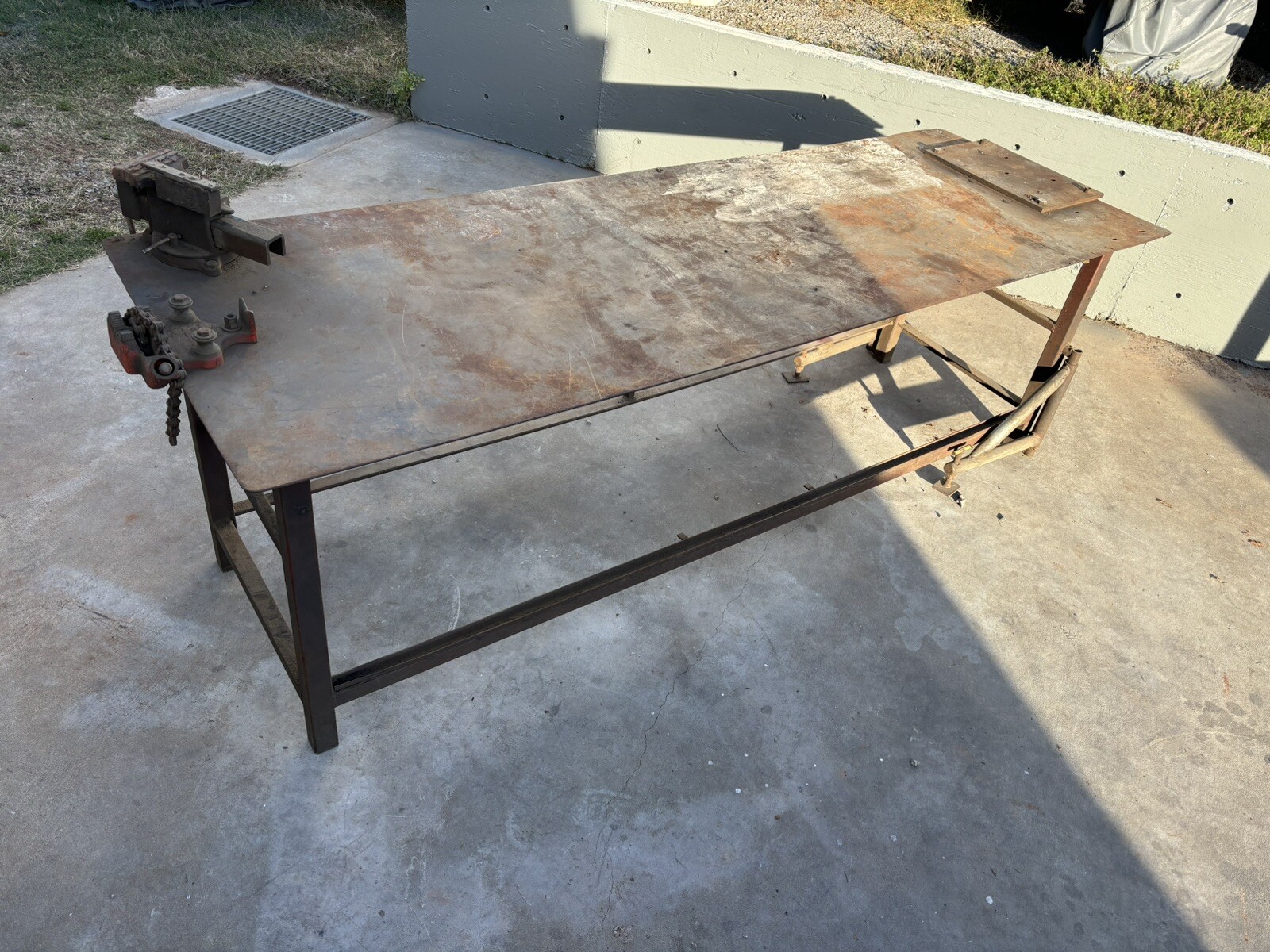 34" x 8' x 3/16" Thick Top Welding Fabrication Layout Table with Vise