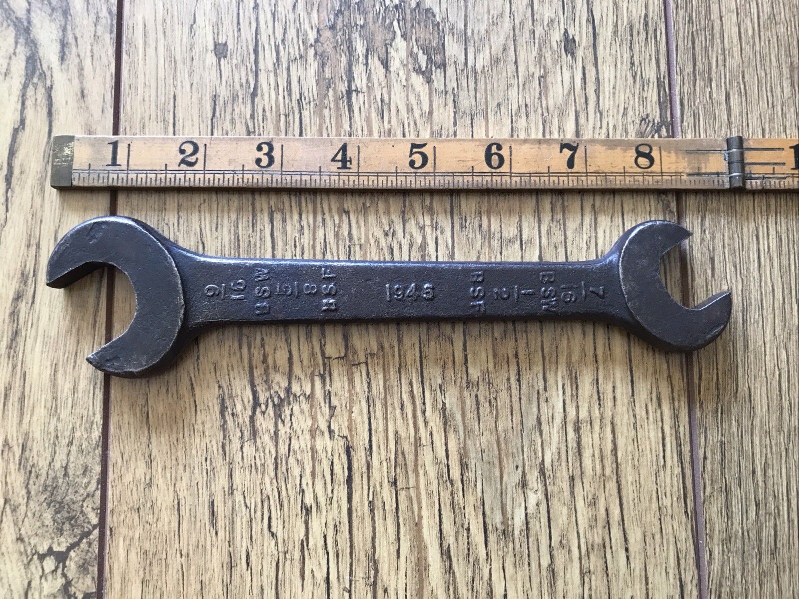 A Vintage 1945 Snail Brand 9/16” X 7/16” BSW Spanner Classic Car Tool.