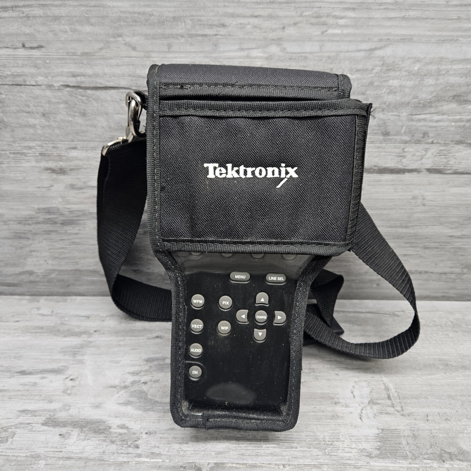 PARTS REPAIR Tektronix WFM90D Portable Handheld Vectorscope Waveform Monitor