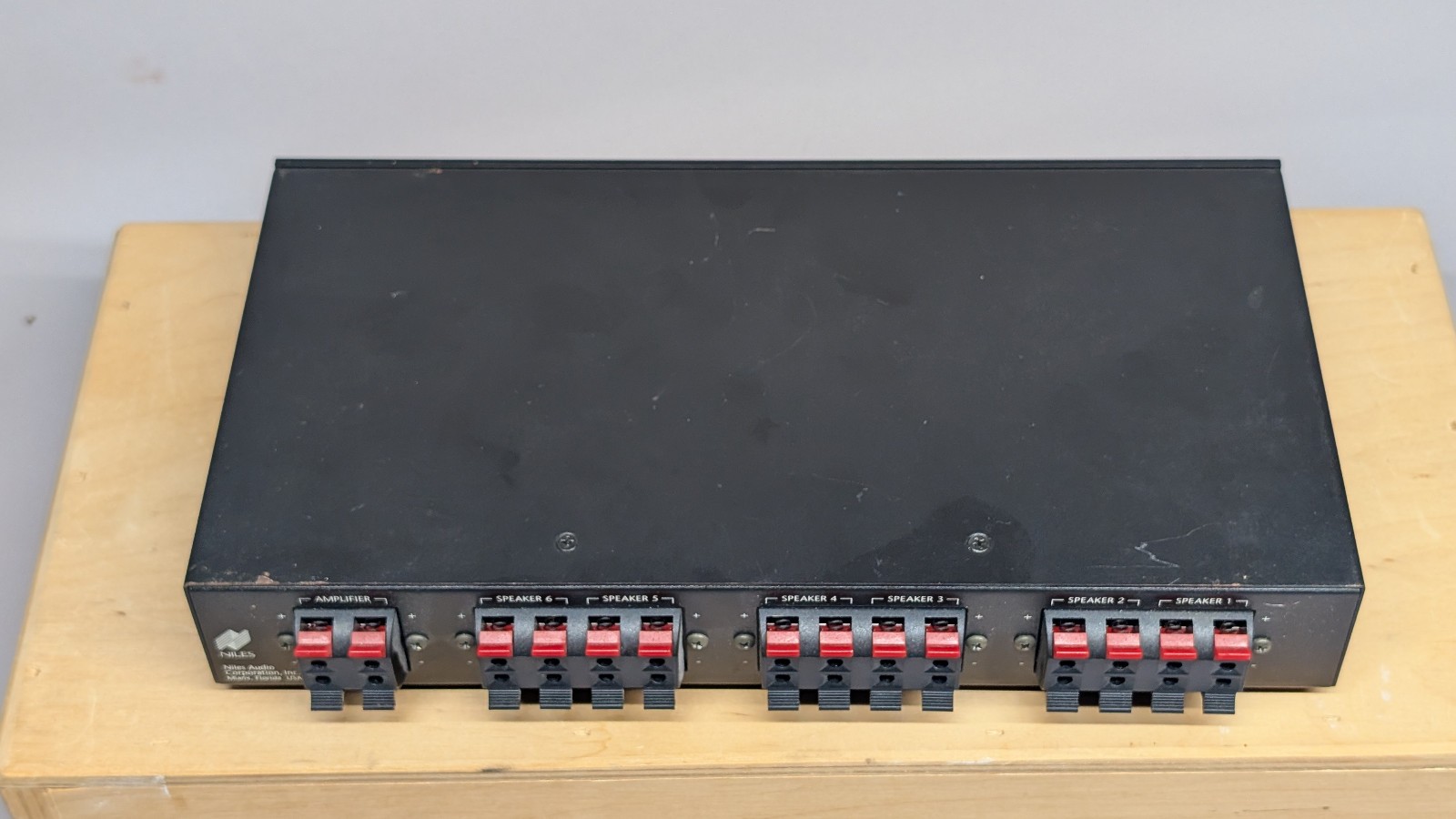 Niles SPS-6 Speaker Selection System 6 Zone Multi-Room Audio Switch Box