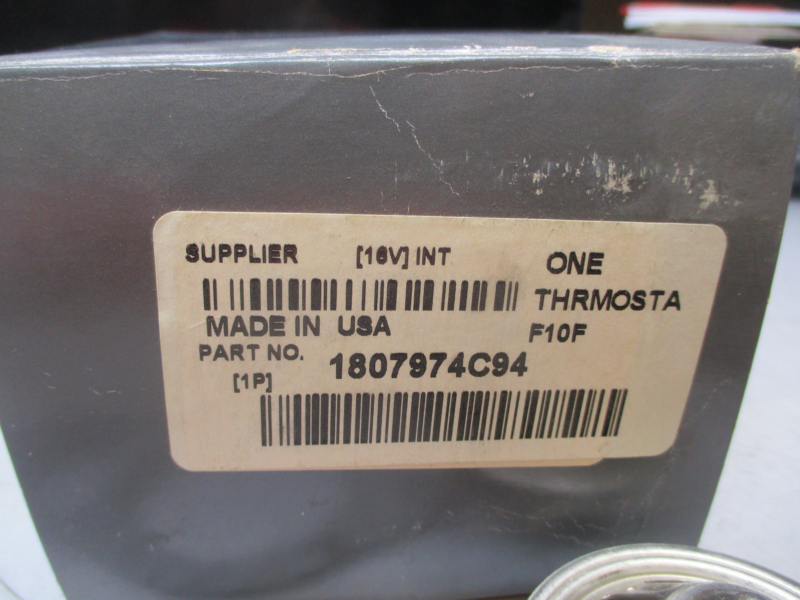 International Thermostat 1807974C94