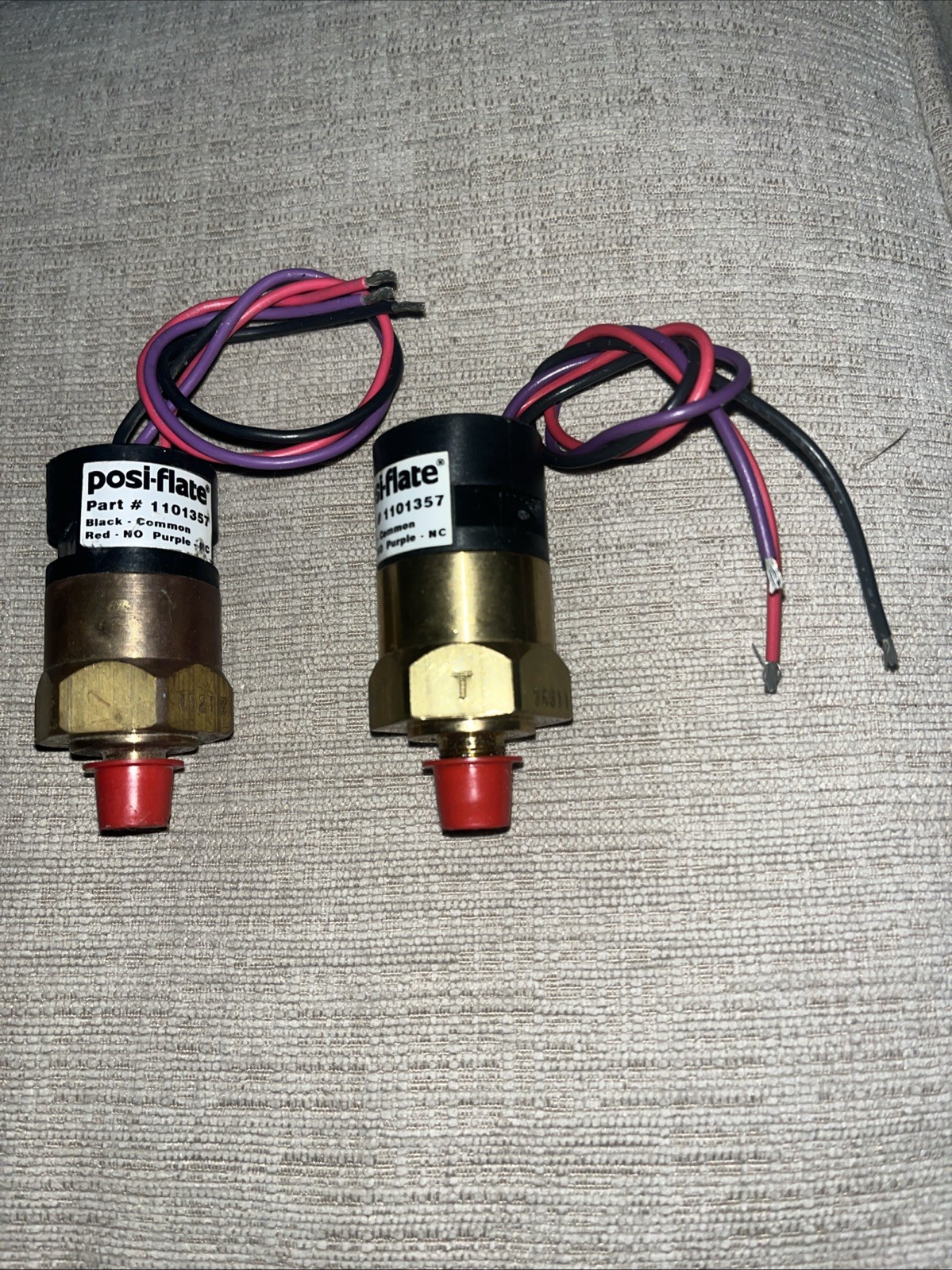 Lot/2 POSIFLATE 1101357 Posi-flate 1101357 Pressure Switches. Free Shipping