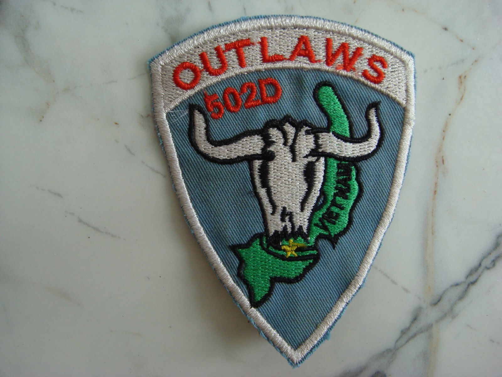 US A CO. 502nd AVIATION BATTALION "OUTLAWS",  VIETNAM WAR PATCH