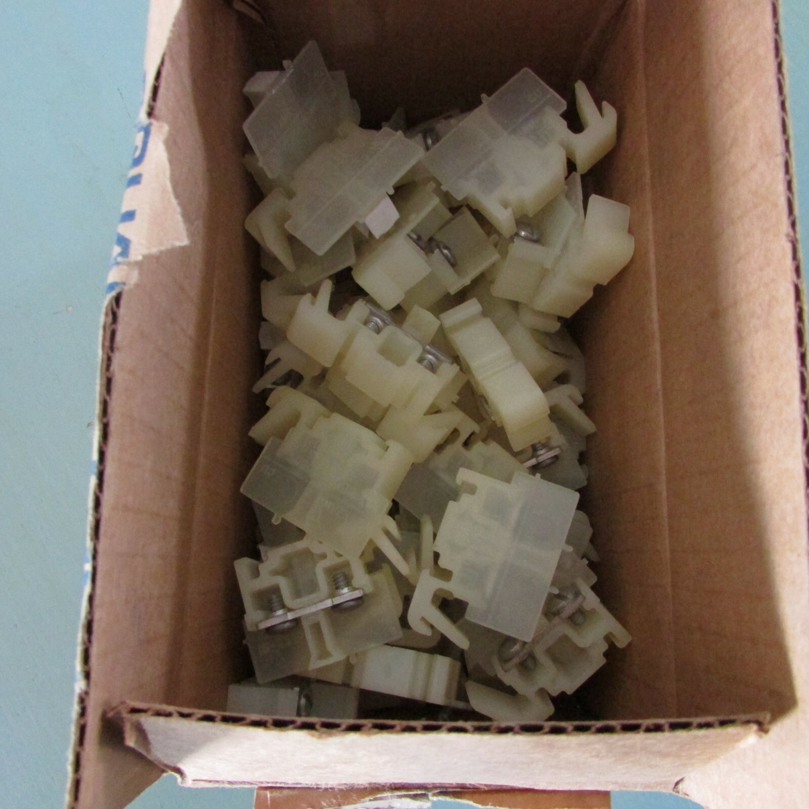 Square D 9080 GA-3 Terminal Block Sections 300V