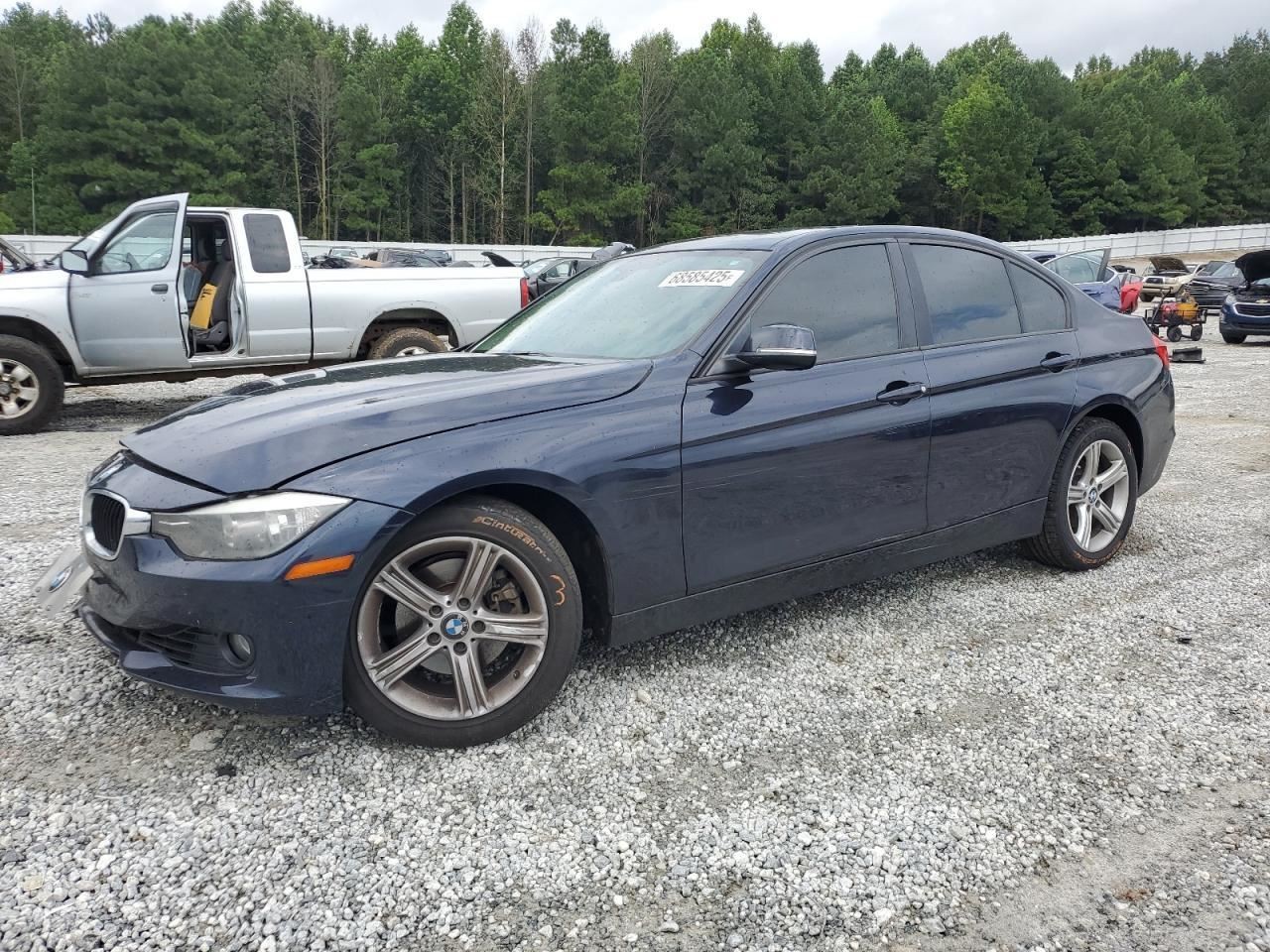 328I      2014 Glove Box 4923157