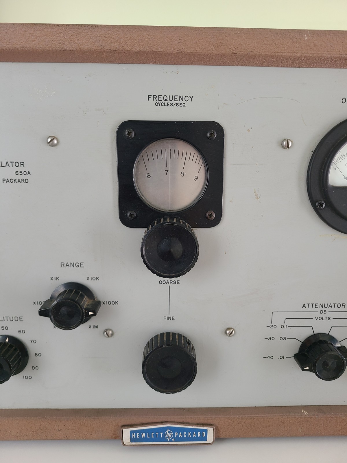 Hewlett Packard 650A Test Oscillator Unit, Powers Up, UNTESTED