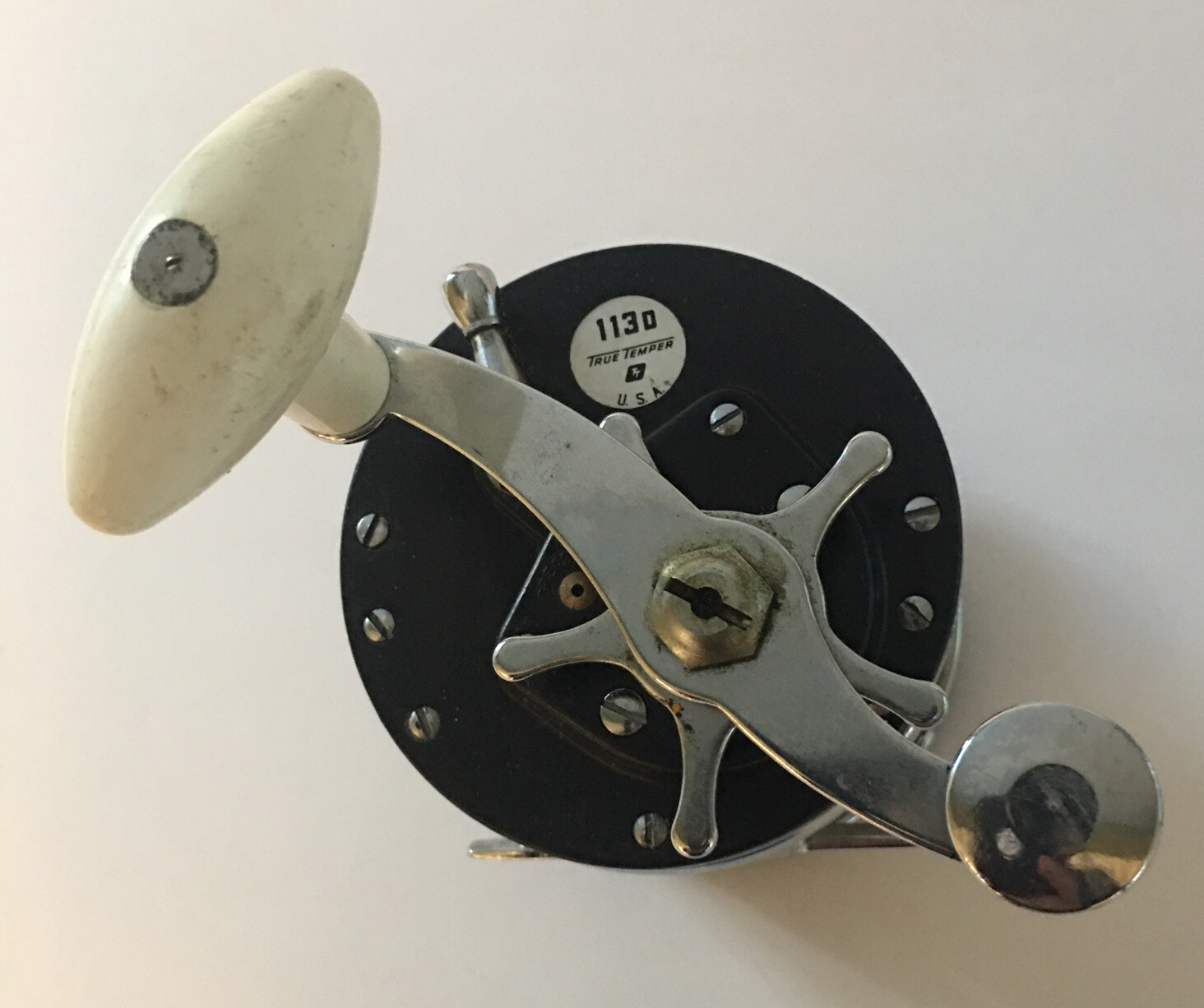 Vintage Fishing Reel! MADE IN USA - True Temper, 113D. No Pitting or Corrosion.