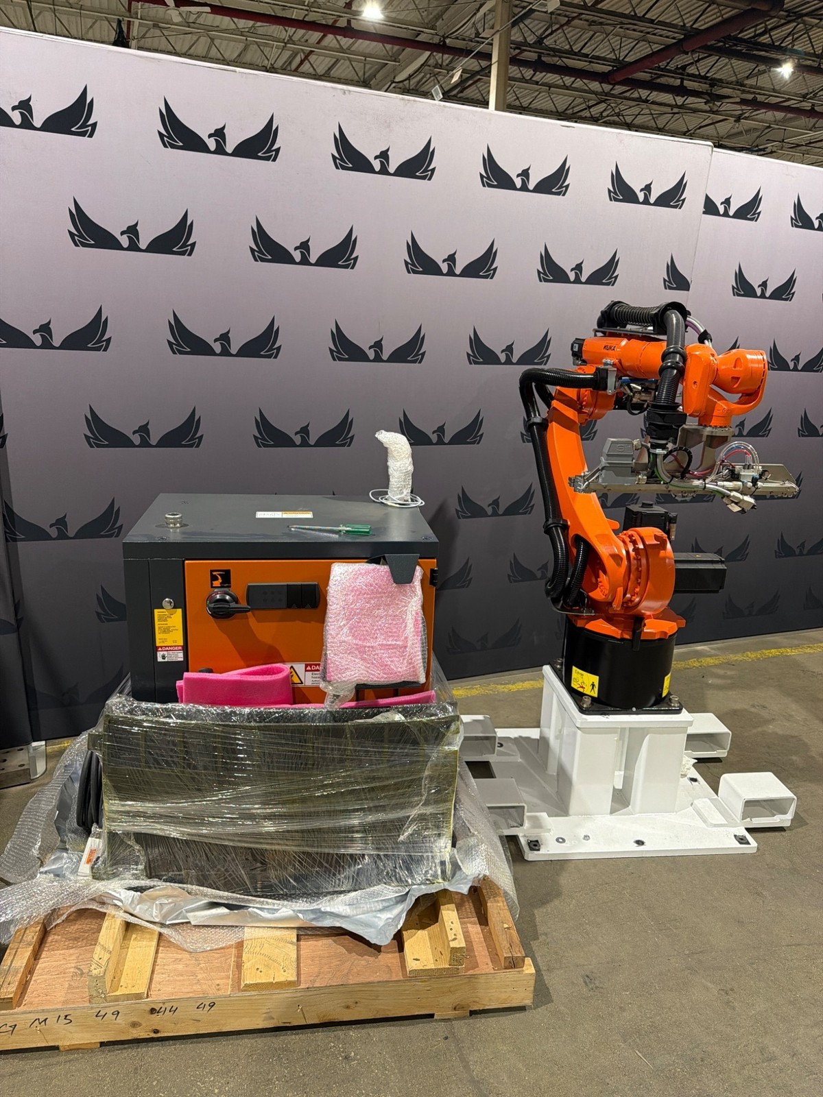 2021 KUKA KR20 1810-2/SEL ROBOT W/ KRC4 CONTROLLER AND TEACH PENDANT; USED