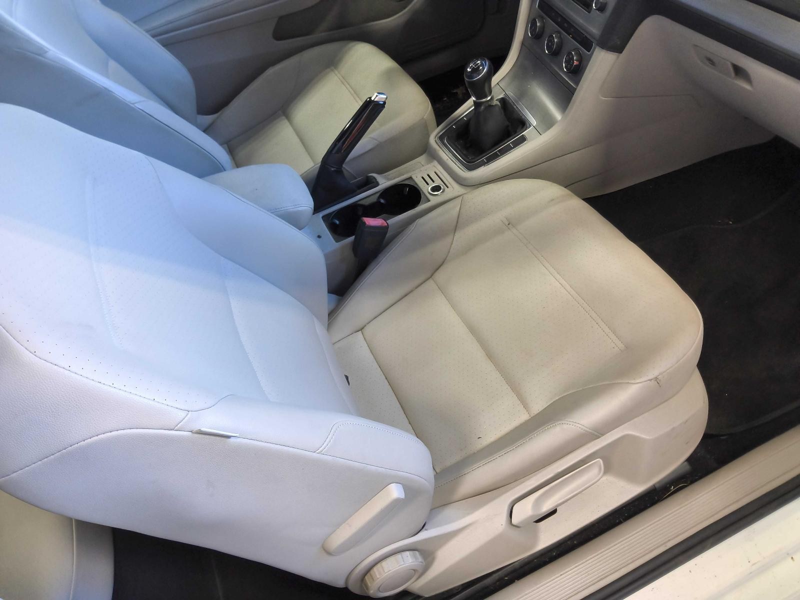 Used Battery Tray fits: 2015 Volkswagen Golf Grade A