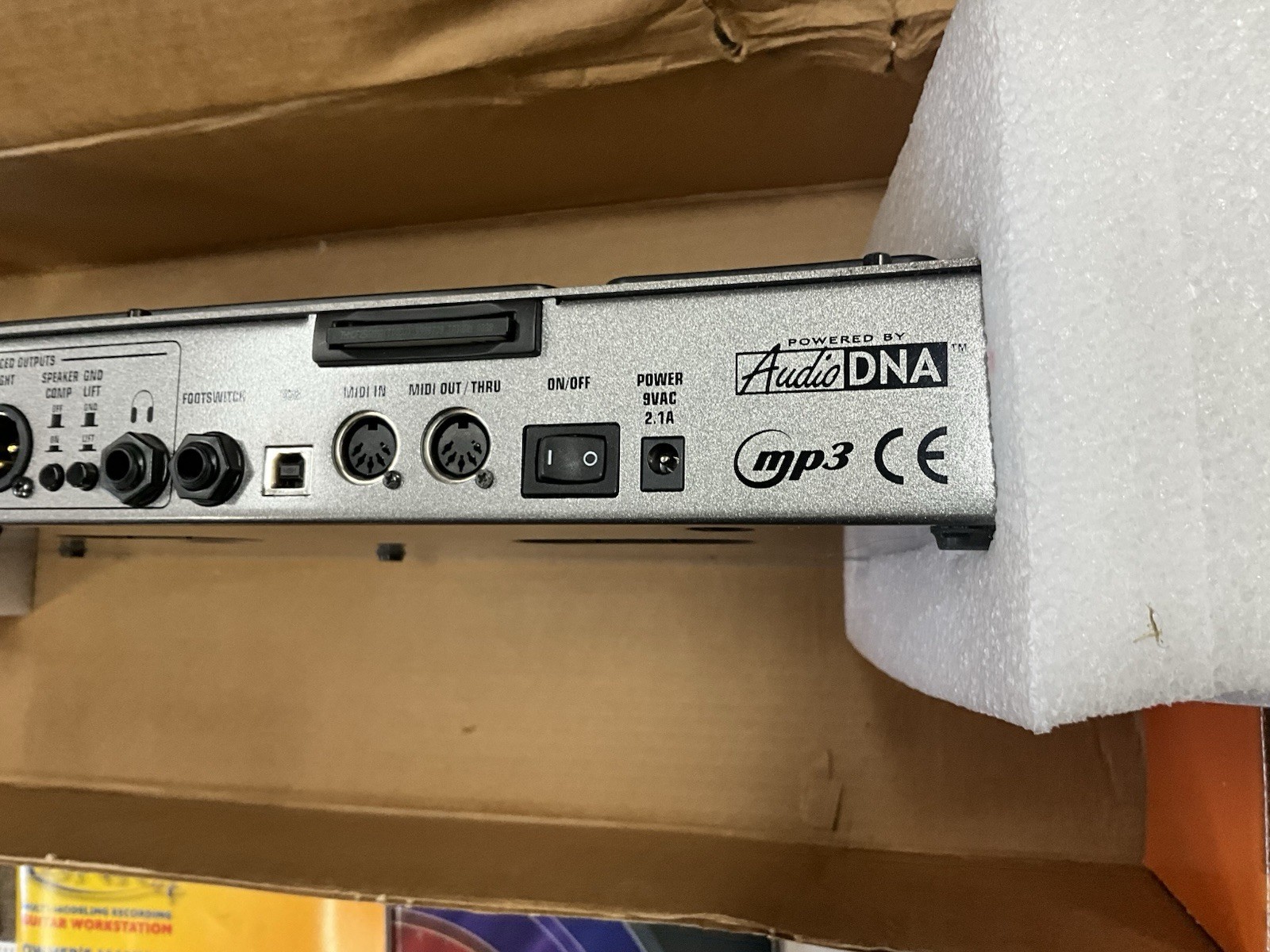 digitech gnx4 multi effects pedalboard condition open box excellent /accessories