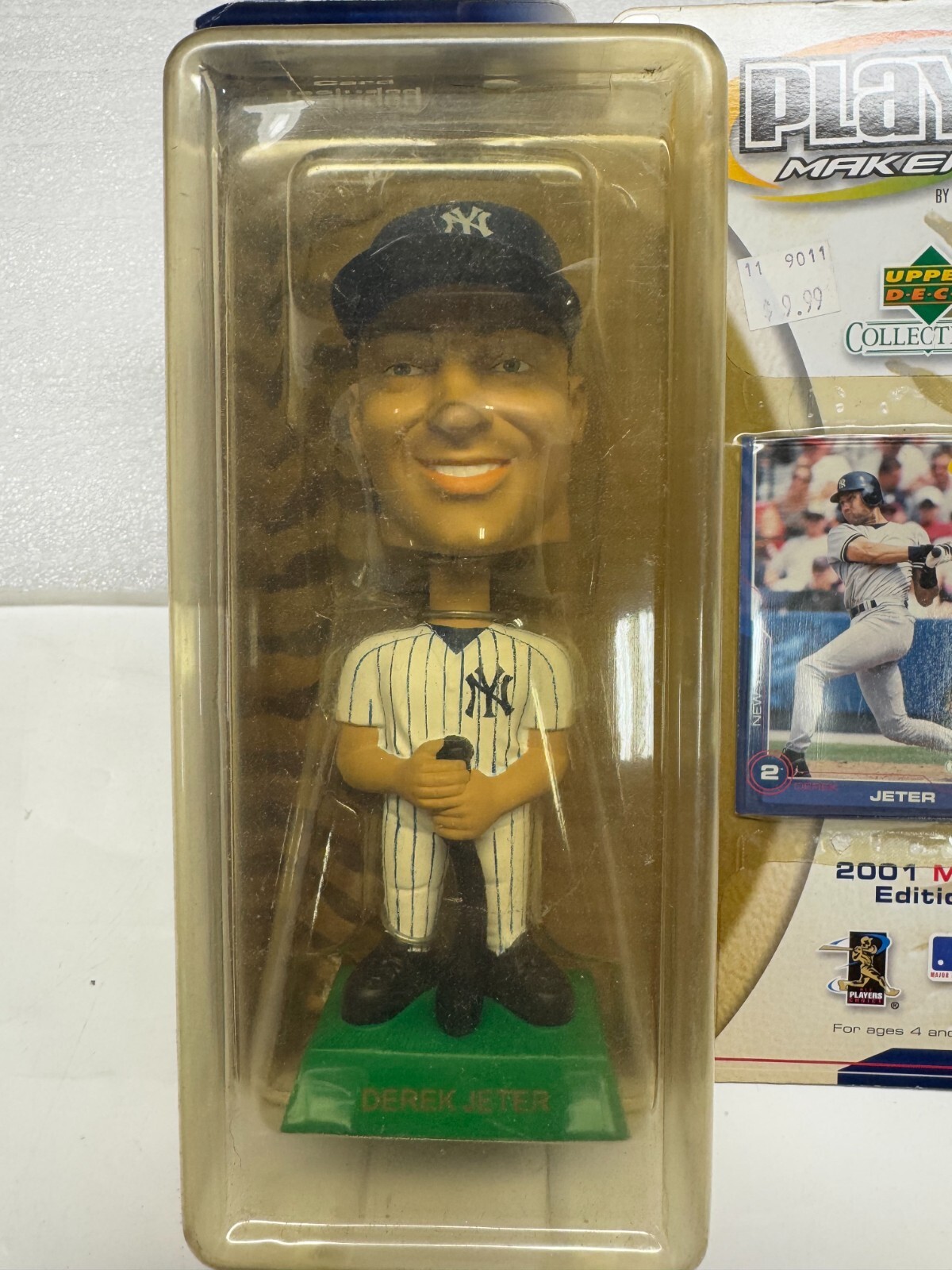 2001 MLB Edition N.Y. Upper Deck Play Makers Derek Jeter Bobblehead and Card