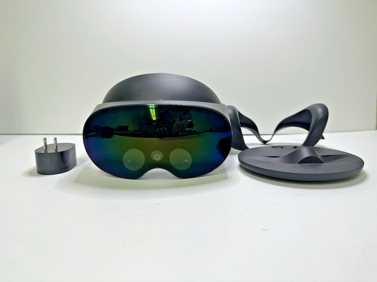 Meta Quest Pro VR Headset with Full Light Blockers, Charging Dock