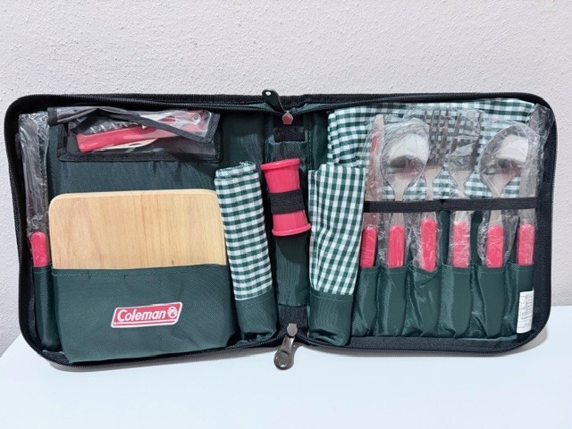 COLEMAN 16 PIECE PICNIC TOTE SET (New) For Camping Hiking Service for 2 Cutlery