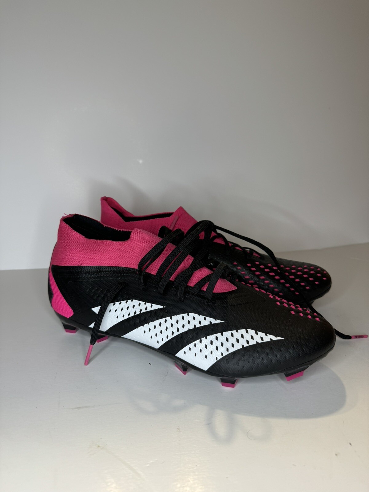 Adidas Predator US sz 9.5 Acccuracy .1 FG Black & Pink Mismatching Pair