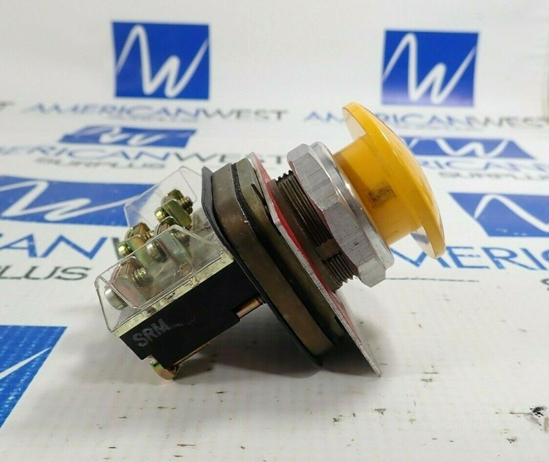 ALLEN BRADLEY 800T-D SERIES T YELLOW MUSHROOM HEAD W/ 800T-XA SERIES D BLOCK