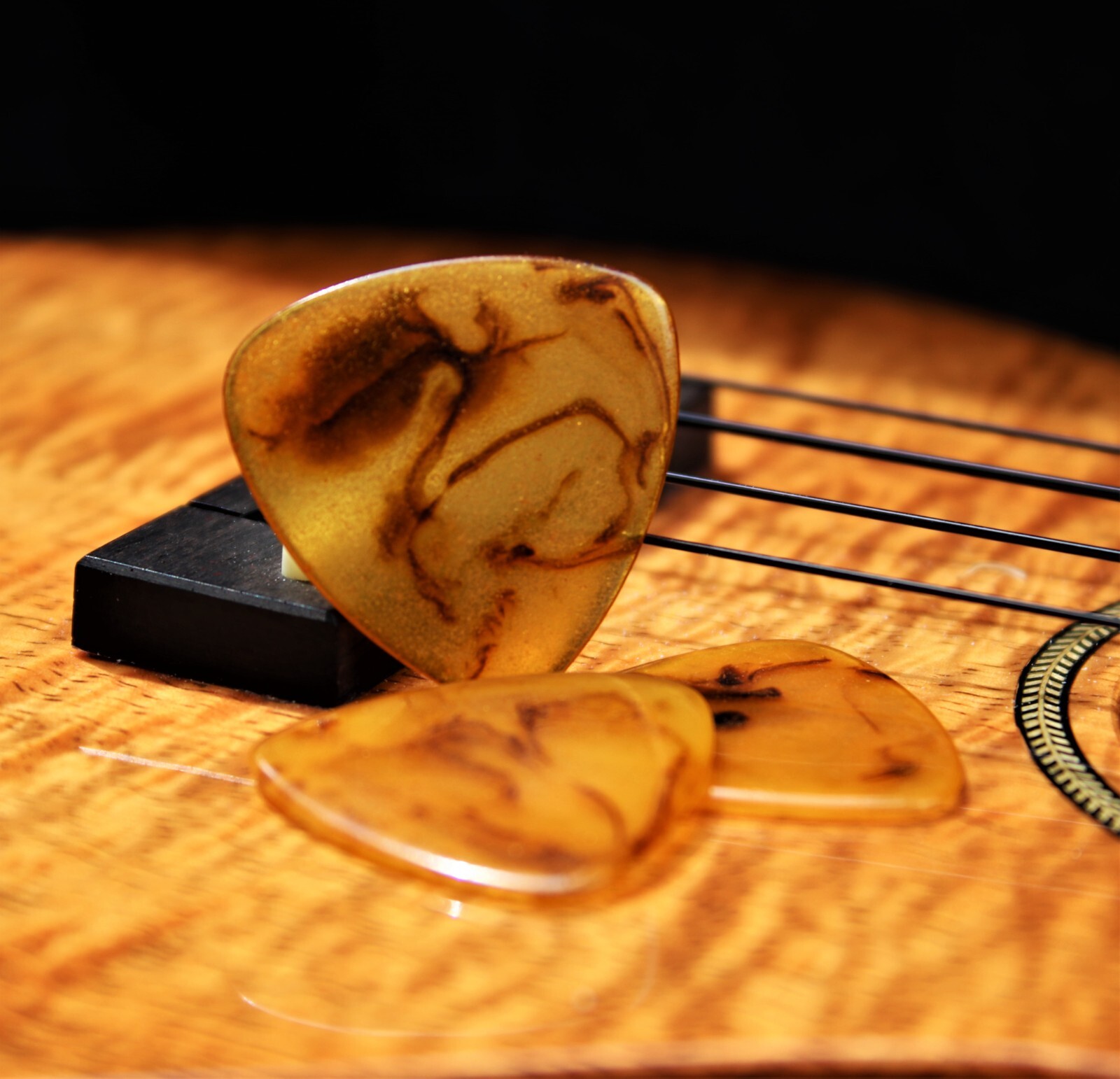 Dell Arte GP-2088T Amber Resin pick-Set of 3 2023 - Resin