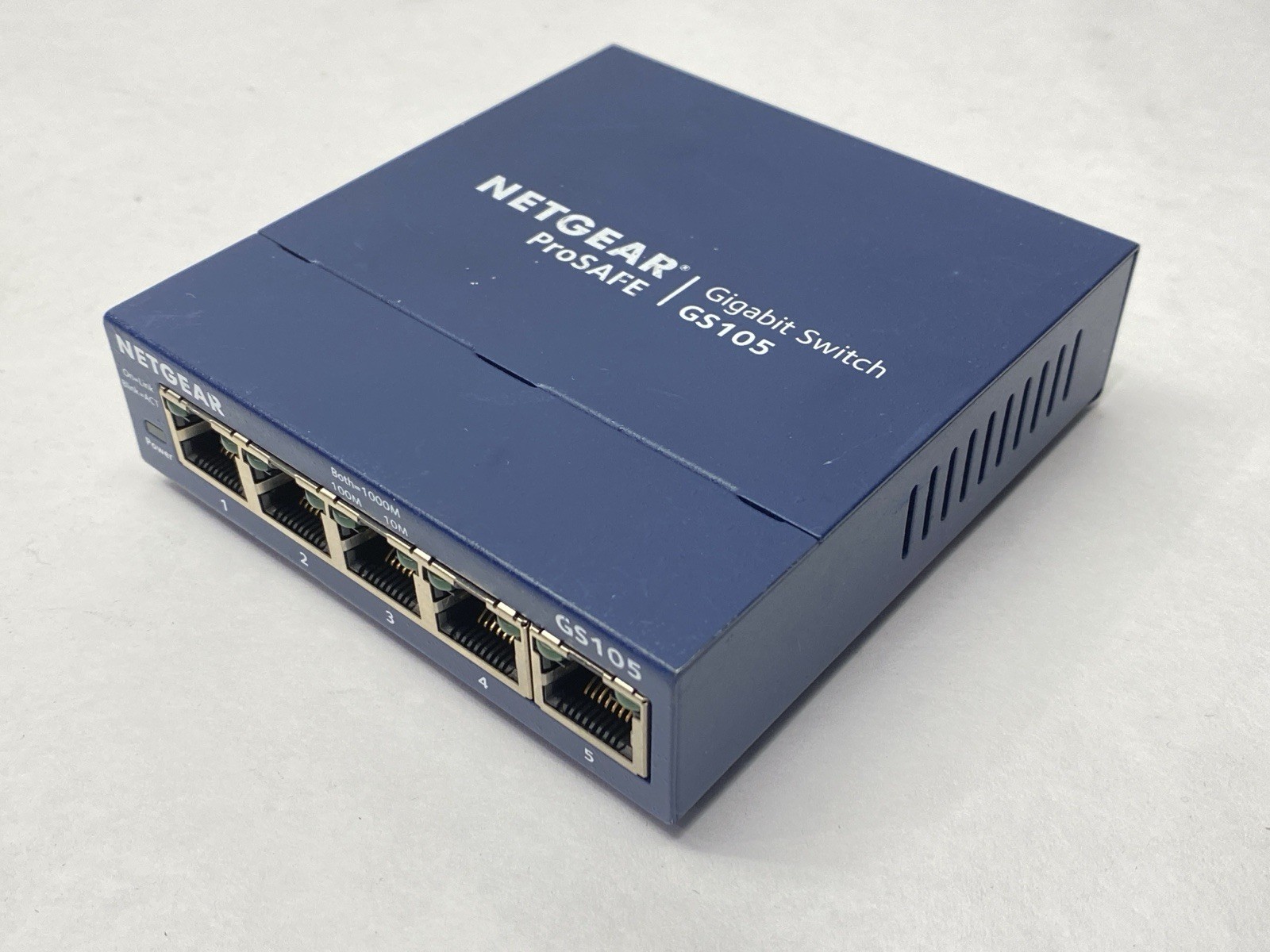 Netgear GS105v5 ProSAFE Unmanaged Gigabit Ethernet Switch 5-Port