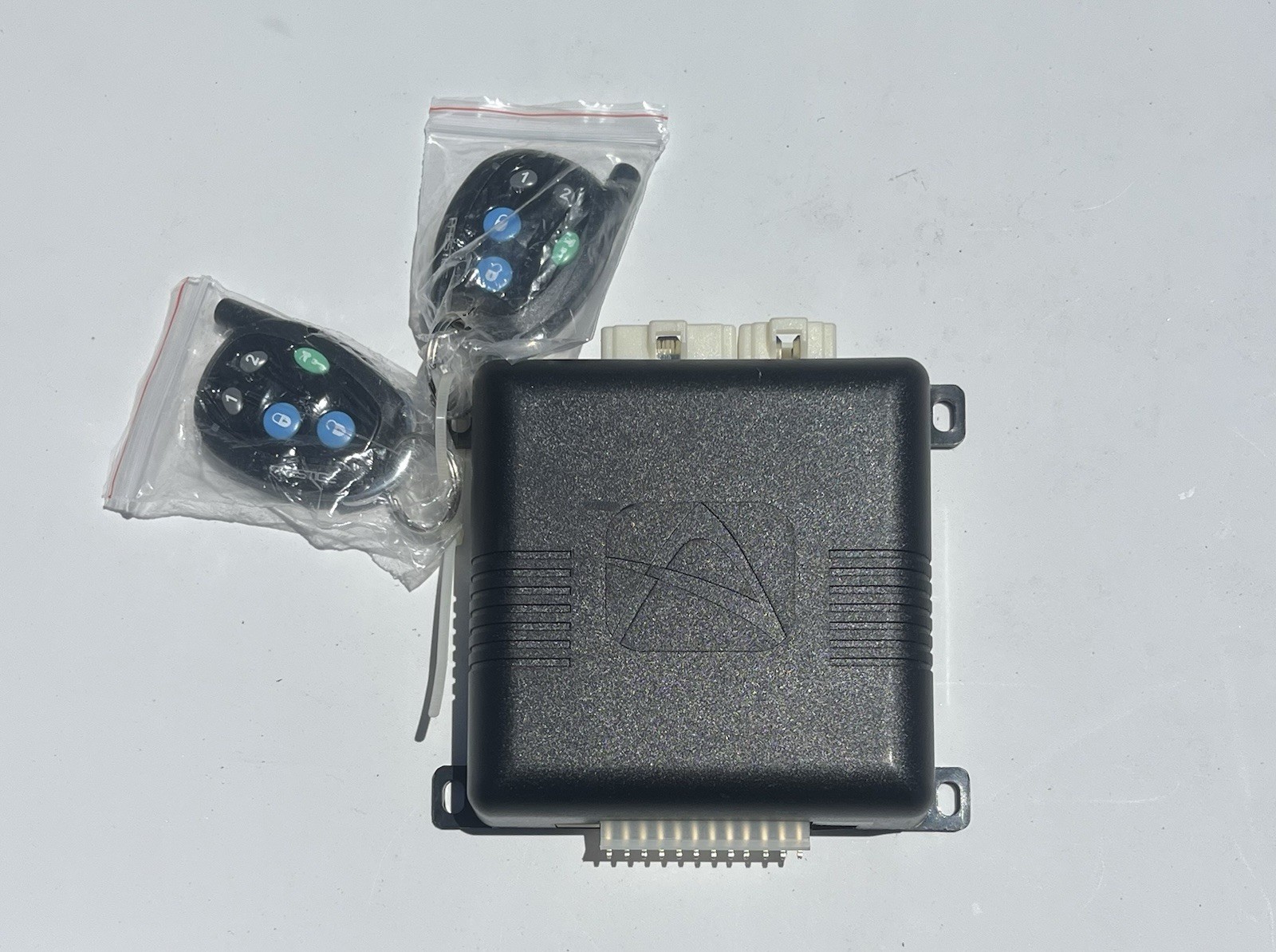 AUDIOVOX APS687A Remote Start System Replacement Module with Remote Control