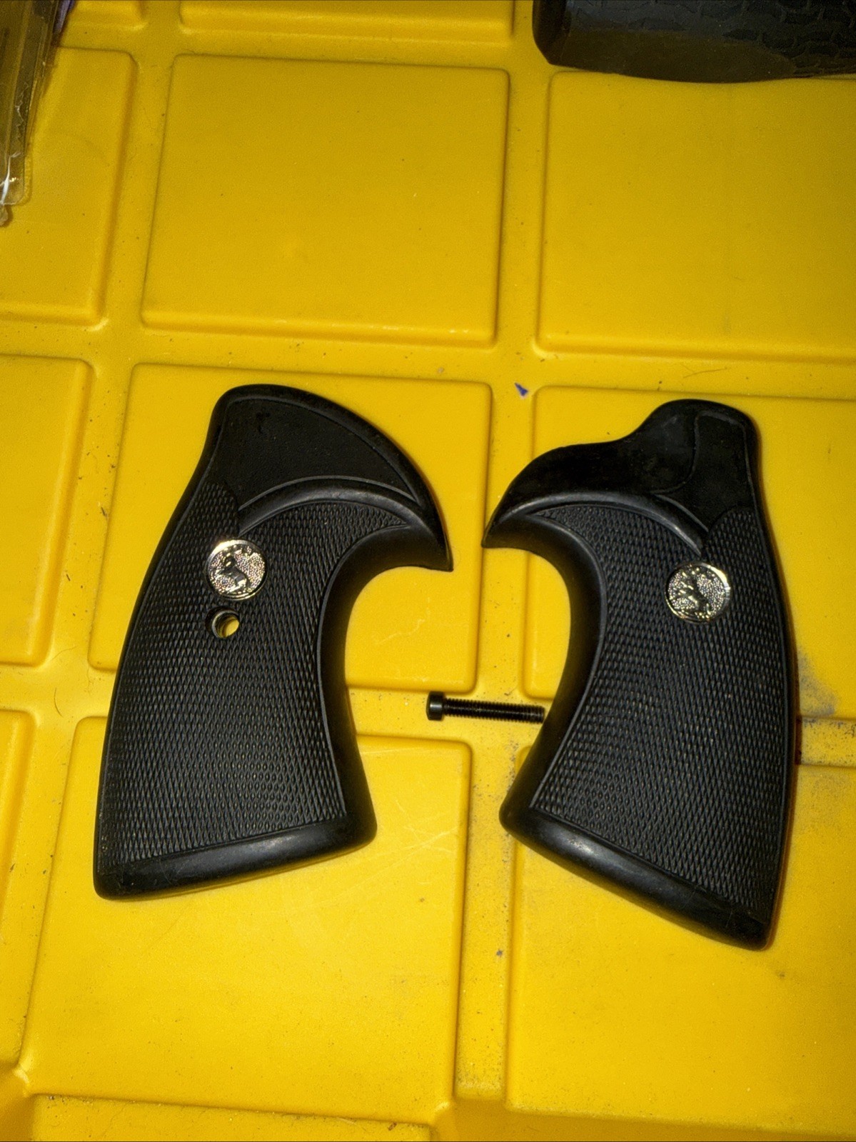 Vintage Ind Rubber Gun Grips COLT Python & I frame Trooper Official Police Metro