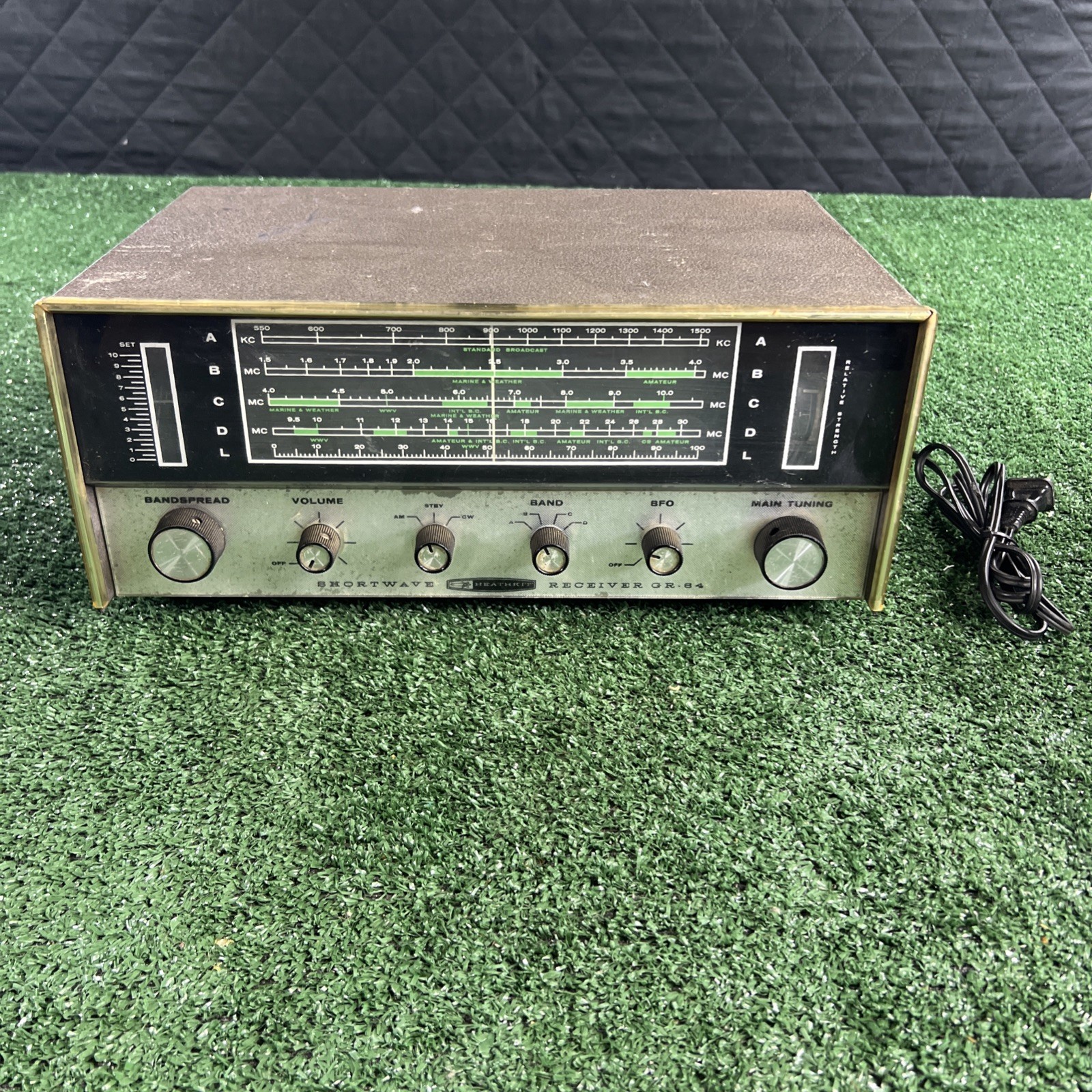 Heathkit GR-64 Shortwave Receiver  Vintage Ham Radio turns on All Lights Work