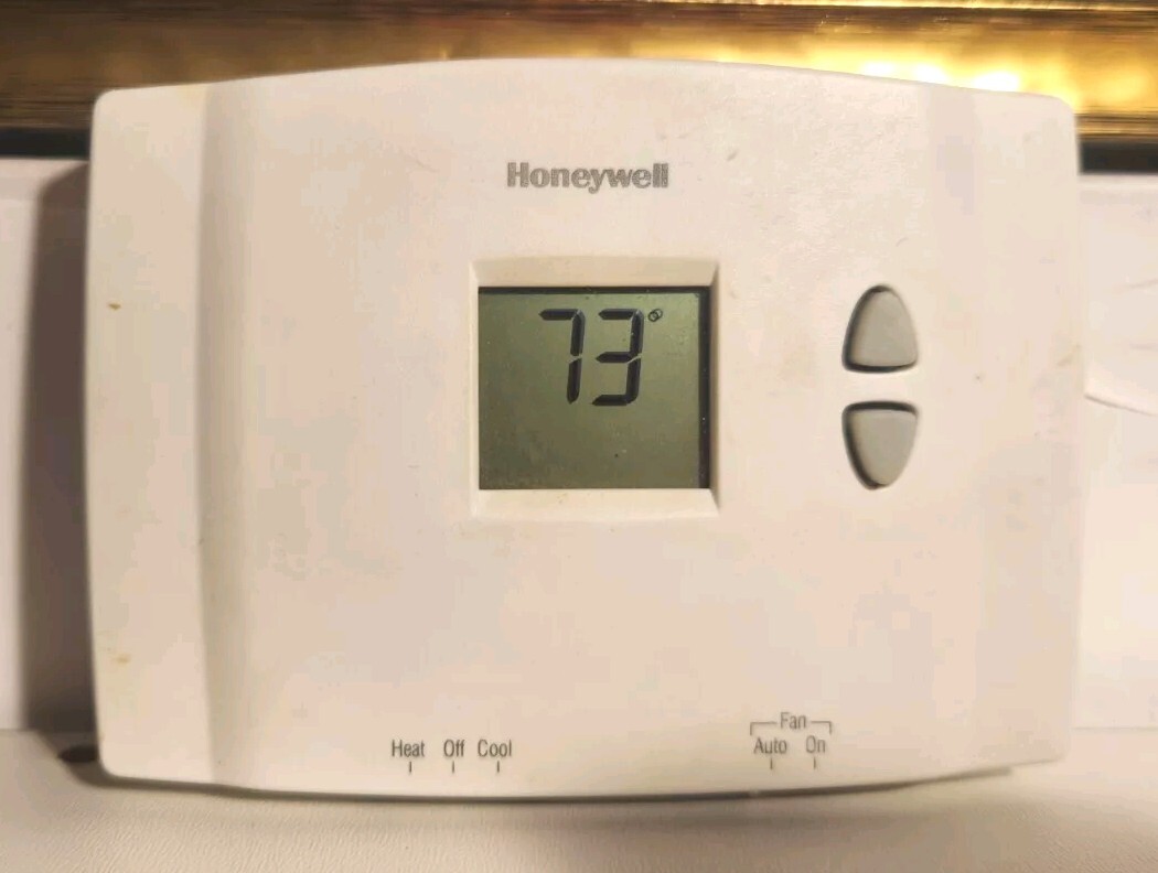 Honeywell RTH111B1024 Digital Non-Programmable Thermostat - White