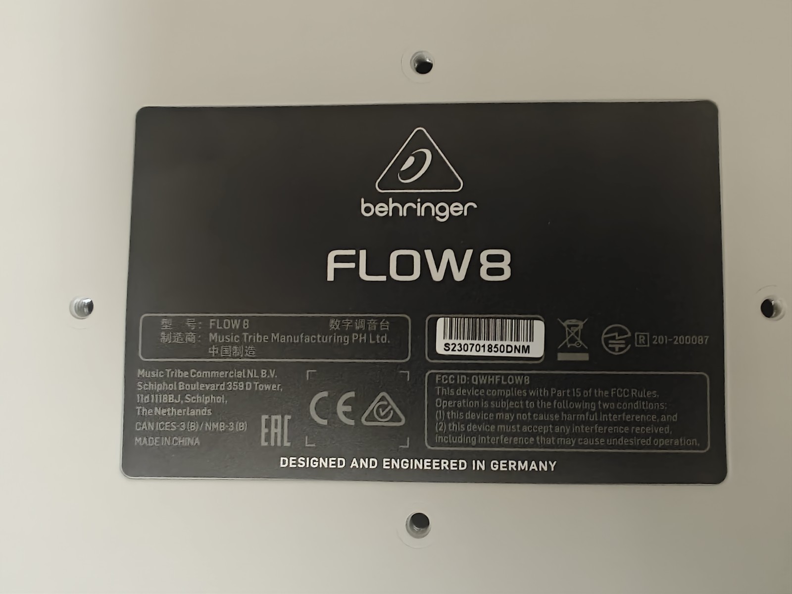 Behringer FLOW8 8-Ch Bluetooth Digital Mixer USB XLR/TRS/TS for Live/Record