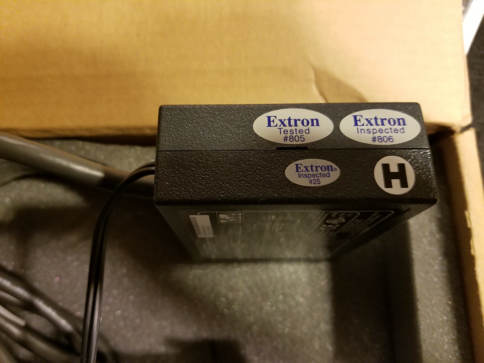 Extron Electronics P/2 DA2 Plus ( NEW )