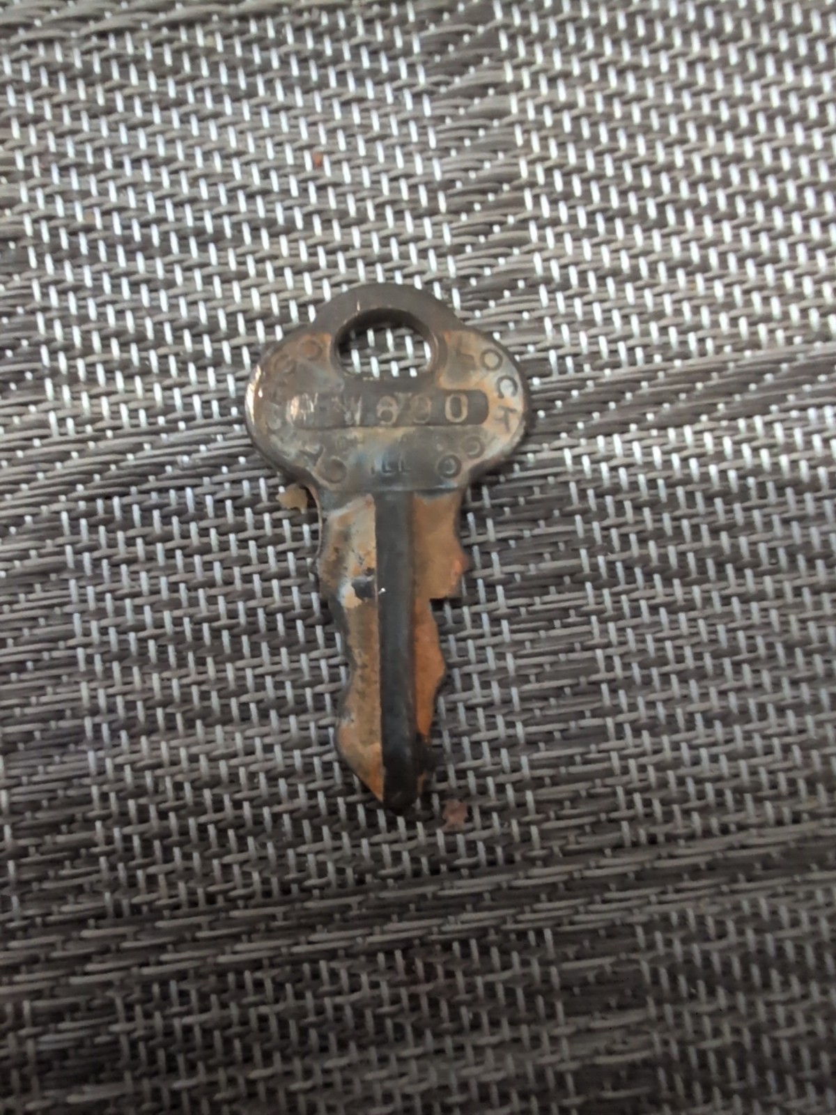 Chicago Lock Key W690