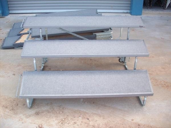 WENGER TOURMASTER 3 STEP CHOIR CHORAL RISER 6' X 18" FOLDS & ROLLS $1370.00 LIST