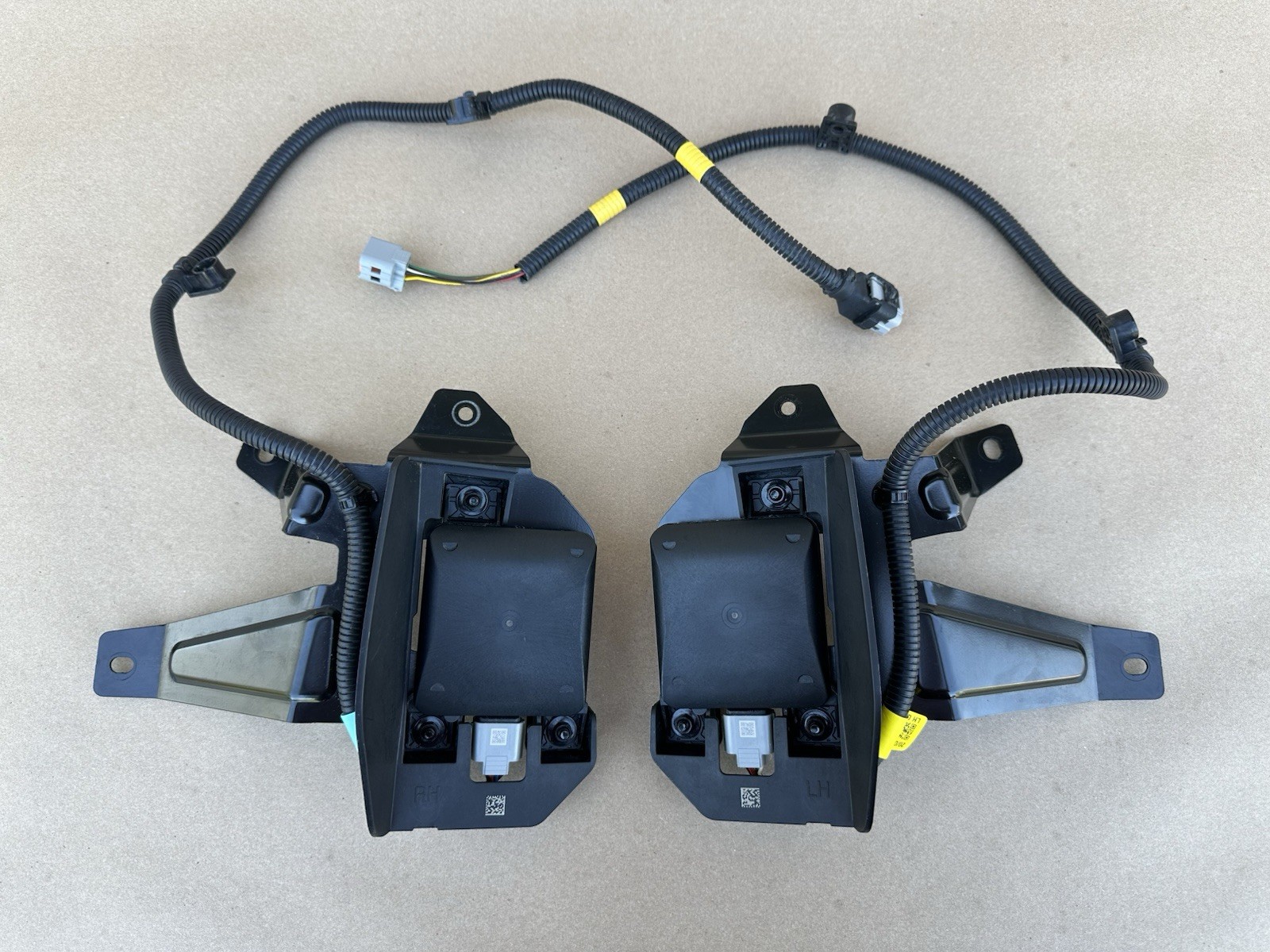 2020-2022 Hyundai Palisade OEM Blind Spot Radar Sensor, Left And Right Pair