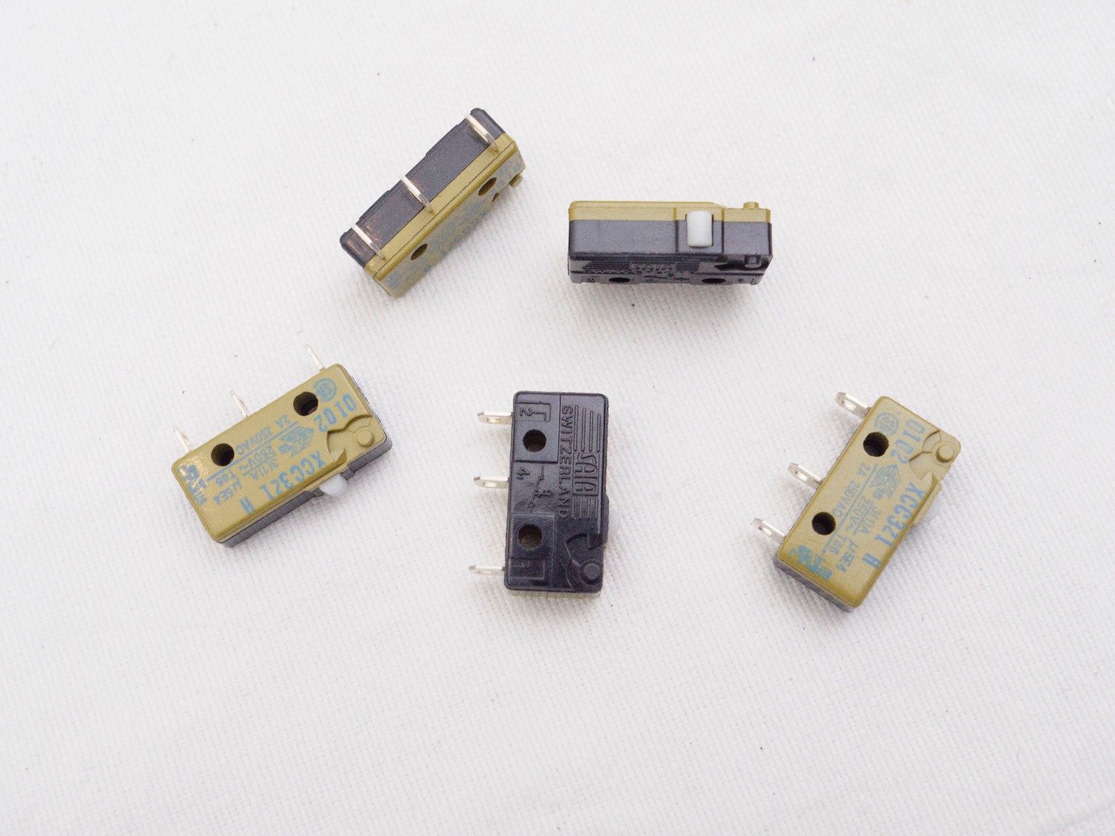 1X Saia-Burgess XCC3Z1 Basic / Snap Action Switches Sub-miniature micro Switch