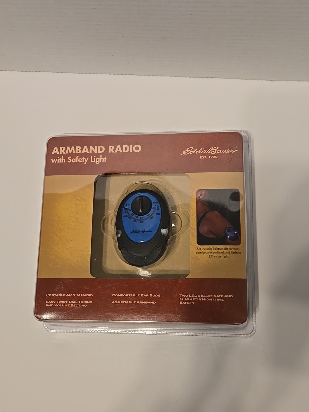 Eddie Bauer Armband Radio VTG NEW Sealed Box Rare  AM/FM Radio Blue Safe Light