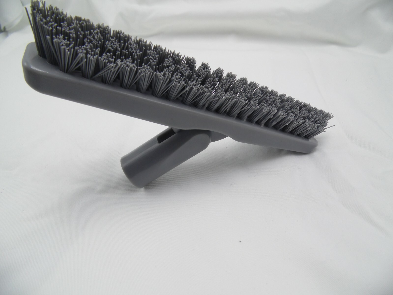 BRUSH COMMERCIAL TILE & GROUT 9" STIFF V SHAPE GRAY