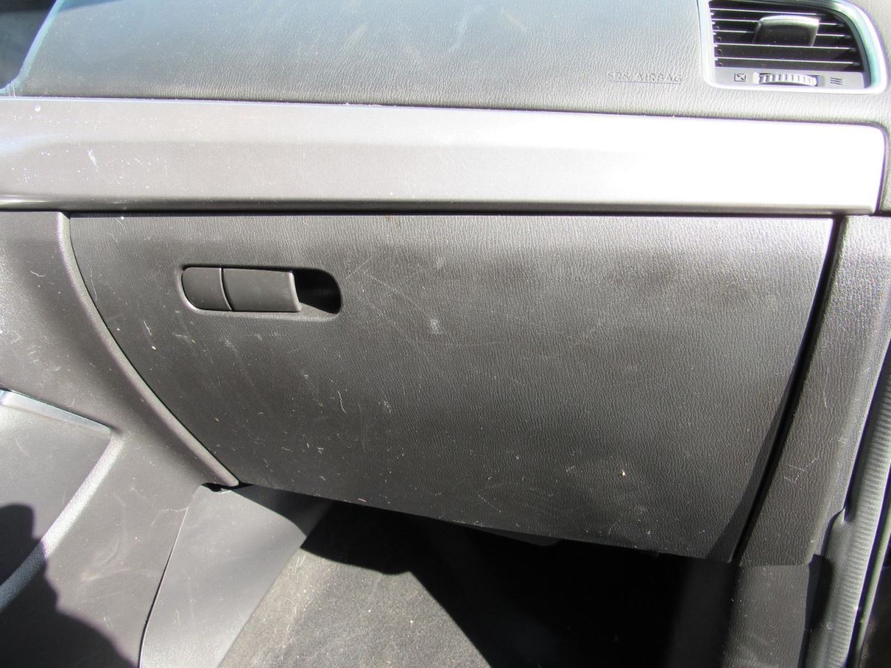 CX-5      2016 Glove Box 1030390
