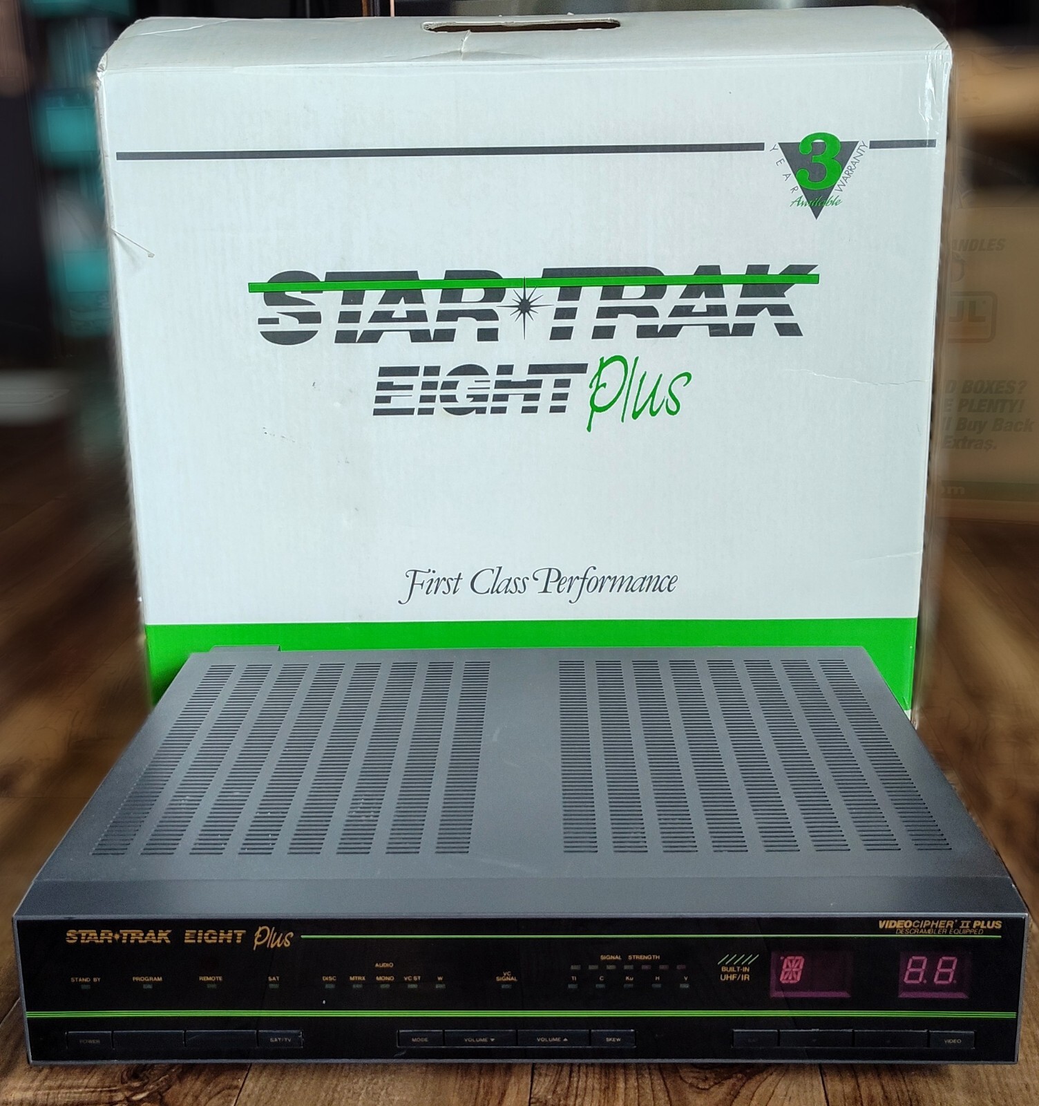 Star Trak Eight Plus Satellite Television Receiver Videocipher II Descrambler ⭐