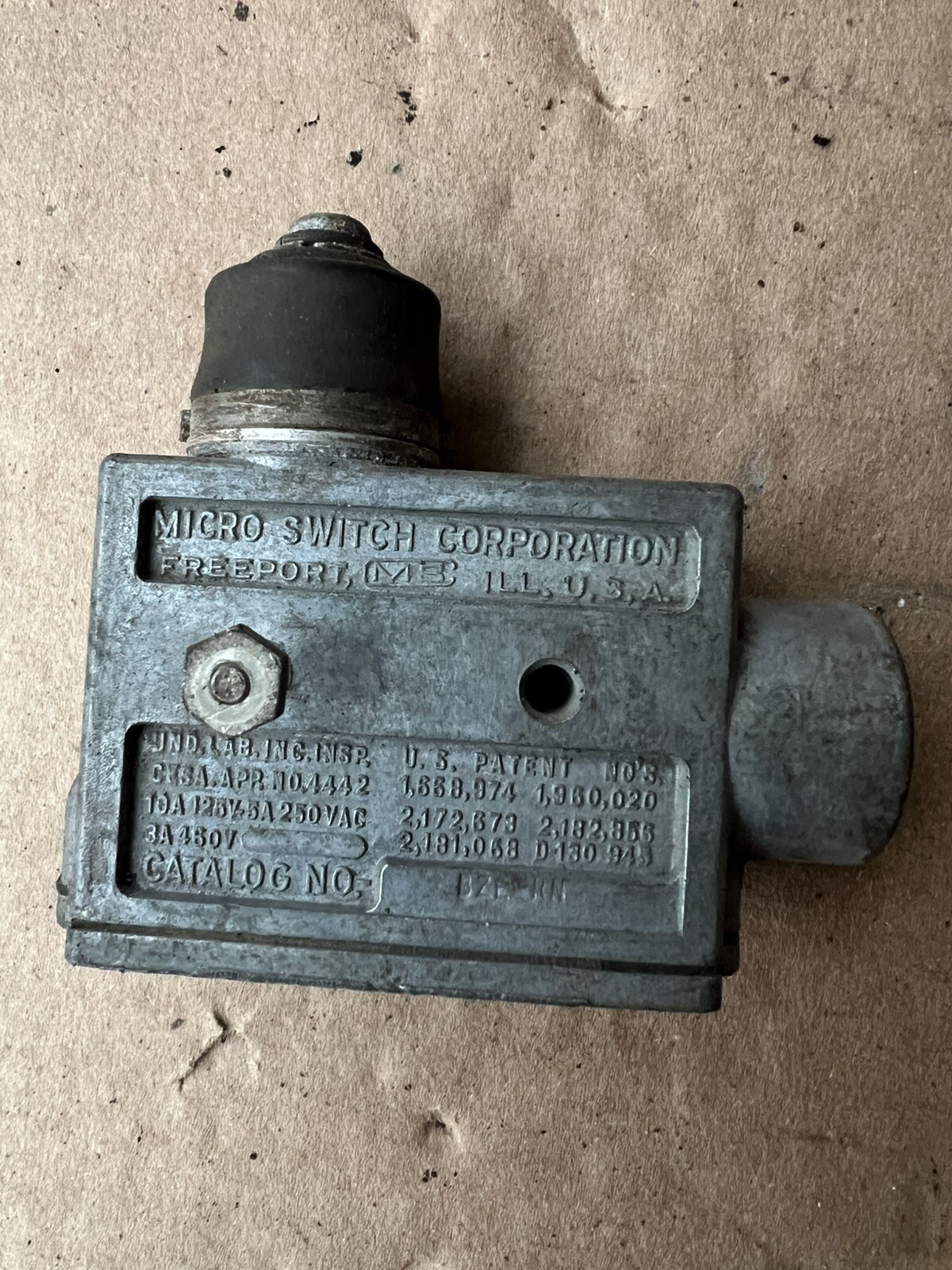 MICRO SWITCH CORP.  LIMIT SWITCH BZE-RN 10A 125V ORIGINAL Honeywell USA Vintage