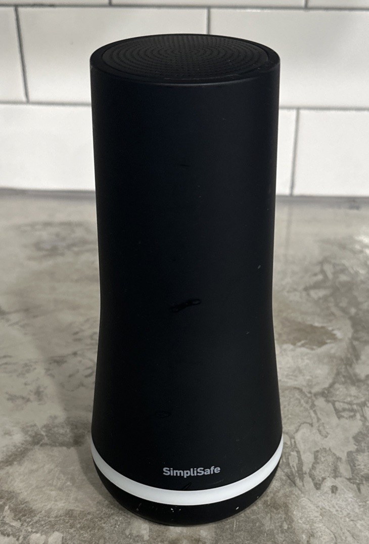 SimpliSafe Gen 3 Base Station Home Security System Hub Black SSBS3