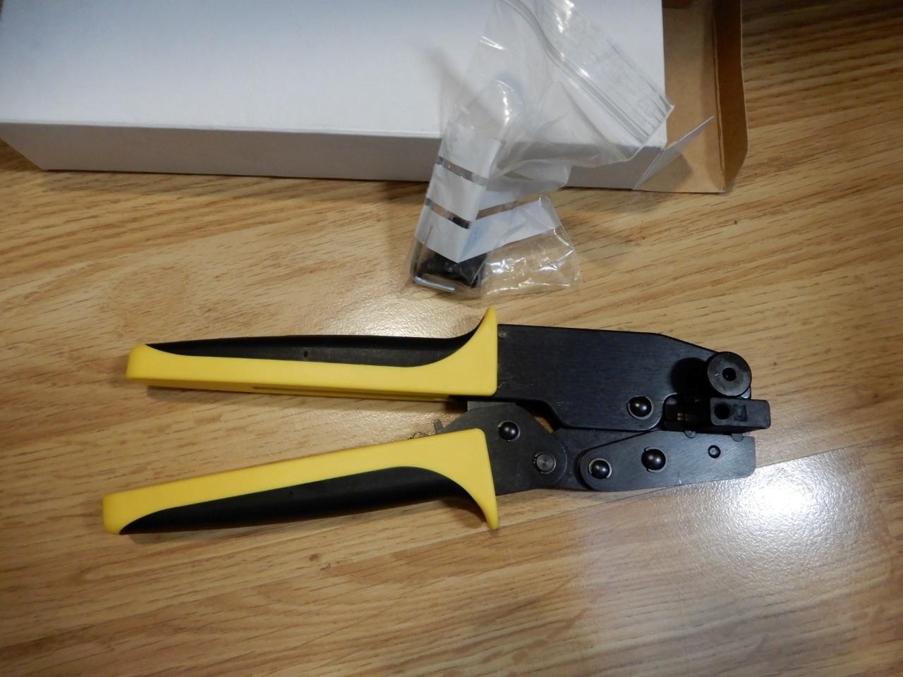 Harting 09990000021 Hand CRIMP TOOL WITH LOCATOR NIB Yellow handle 26-18/16/14AW
