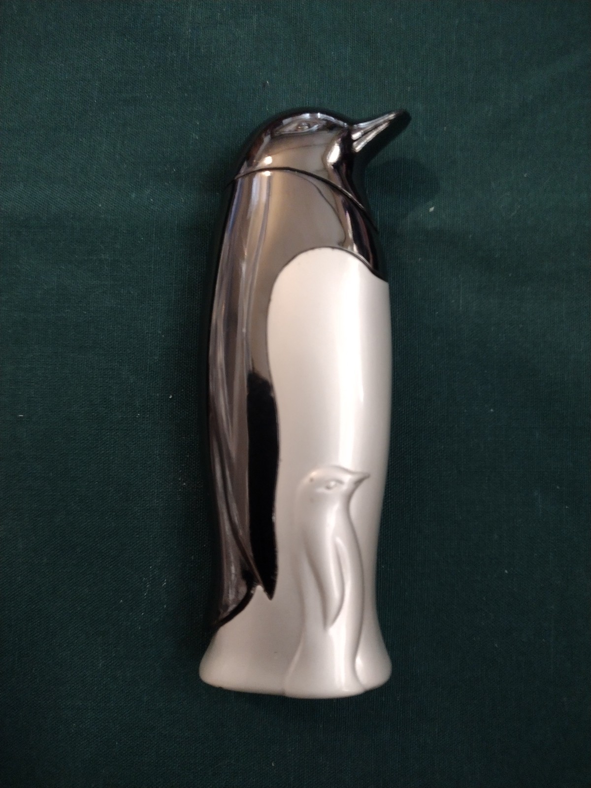 Vintage Novelty Butane Lighter Refilable penguin parent with baby on case