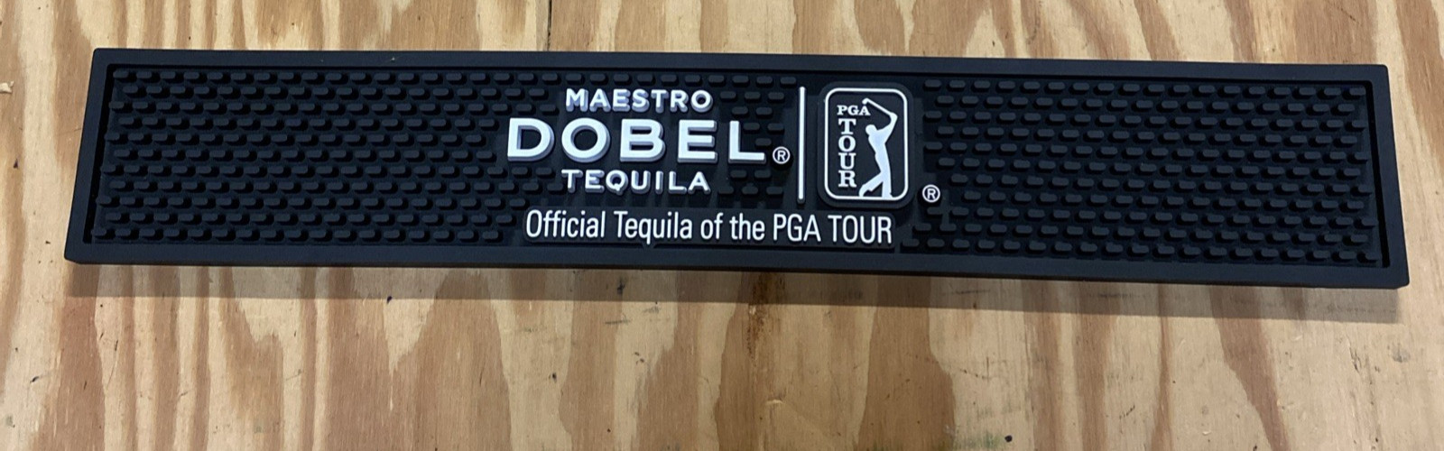 NEW MAESTRO DOBEL Official Tequila 21"RUBBER BAR SPILL MAT PGA TOUR GOLF MANCAVE