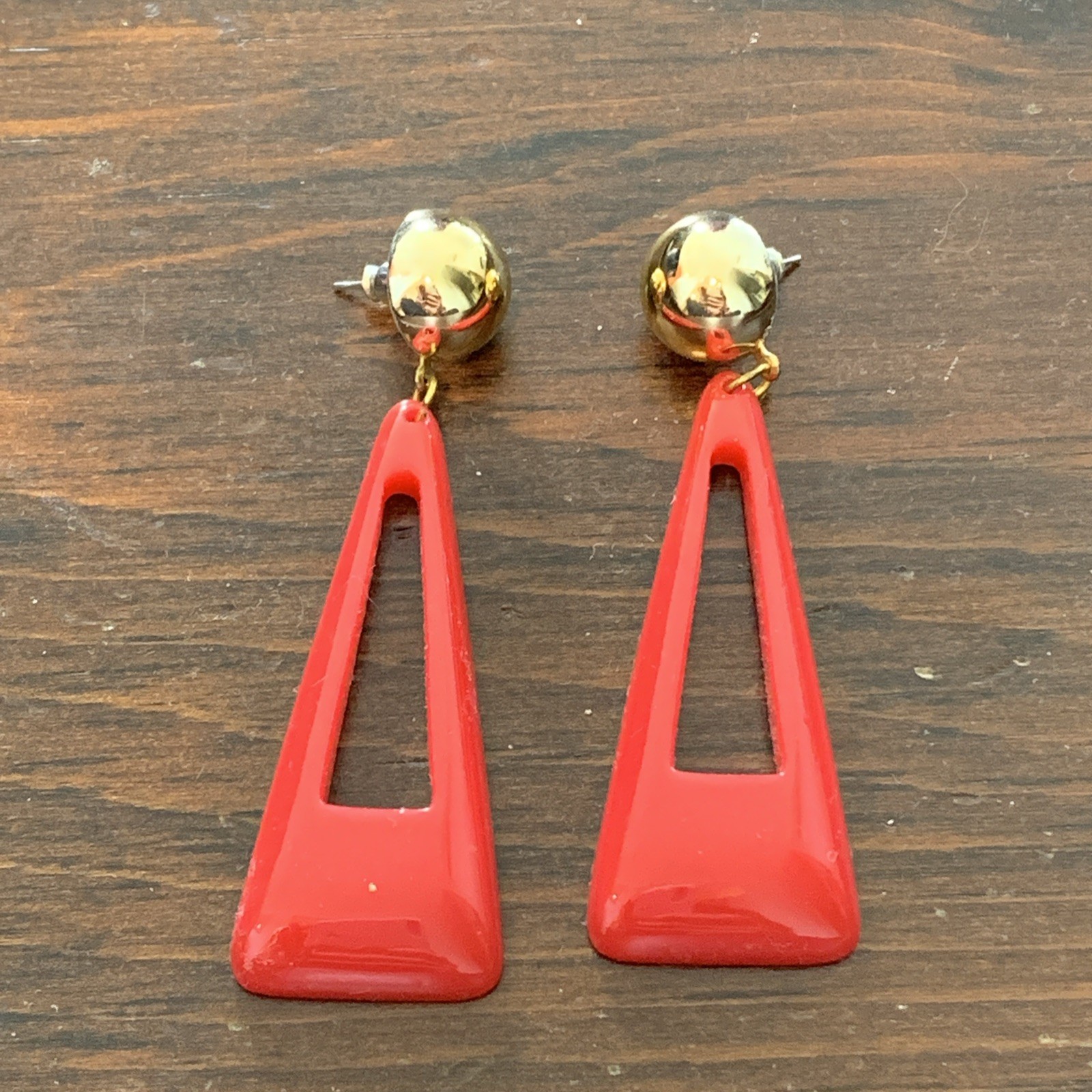 Pair Of VTG Geometric Triangle Dangle Red Plastic Gold Stud Earrings