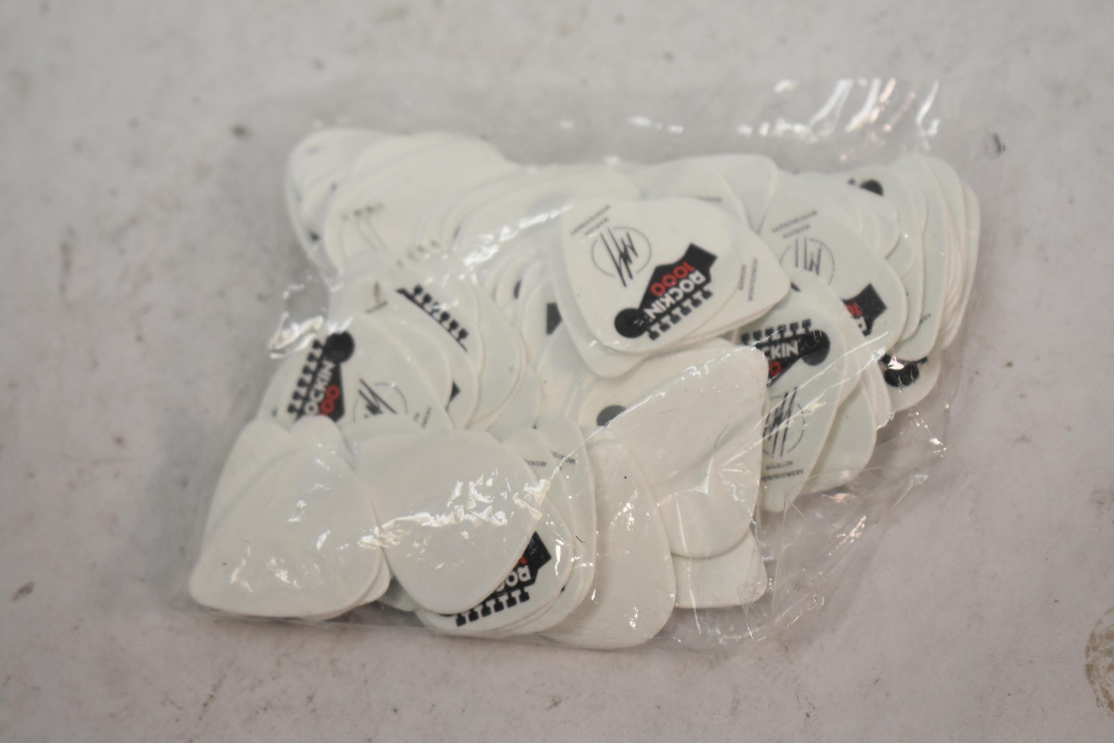 104pc Bulk ROCKIN 1000 Guitar Picks Bulk Pack Marlon Montgomery White Plectrums