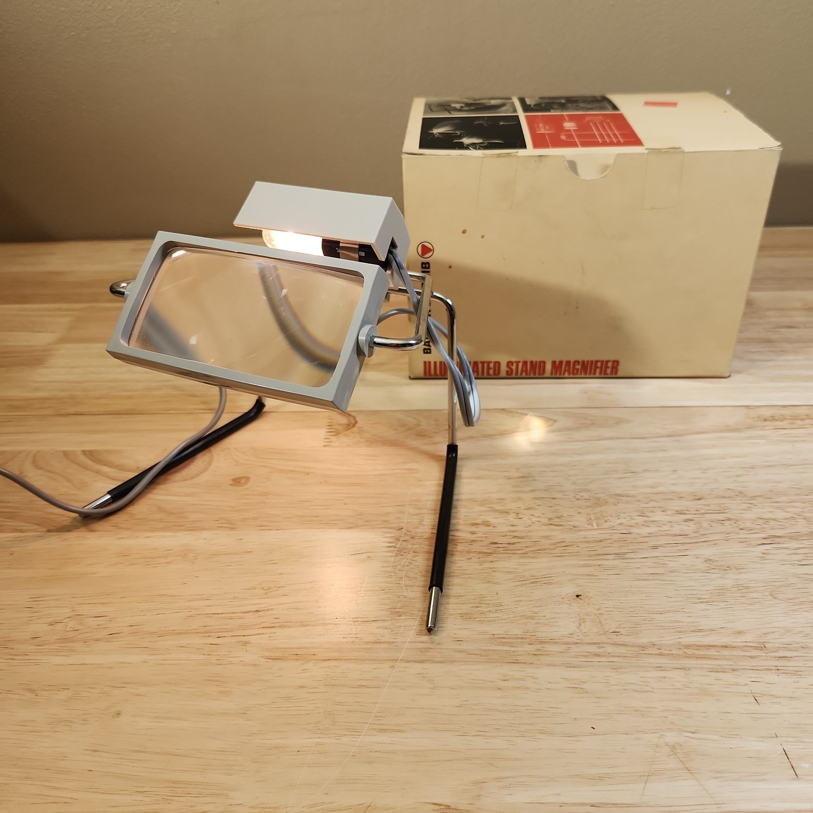 Vintage Bausch & Lomb Illuminated Stand Magnifier w/ Original Box Tested